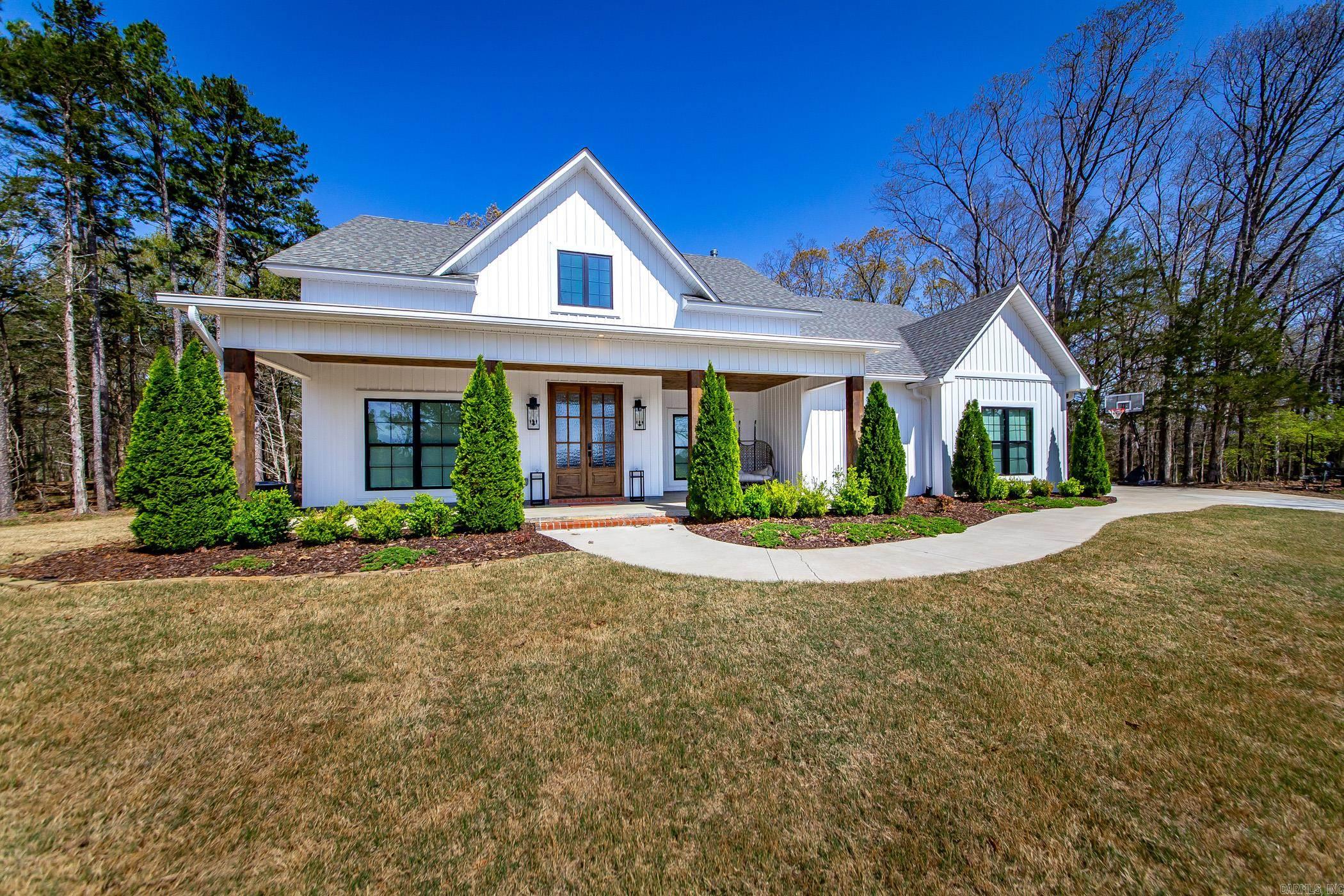 112 Choctaw Place