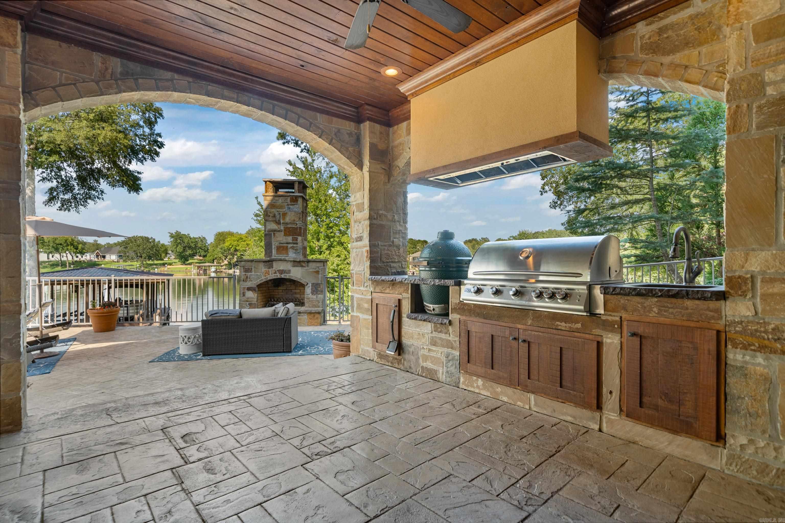 225 Water Oak Circle