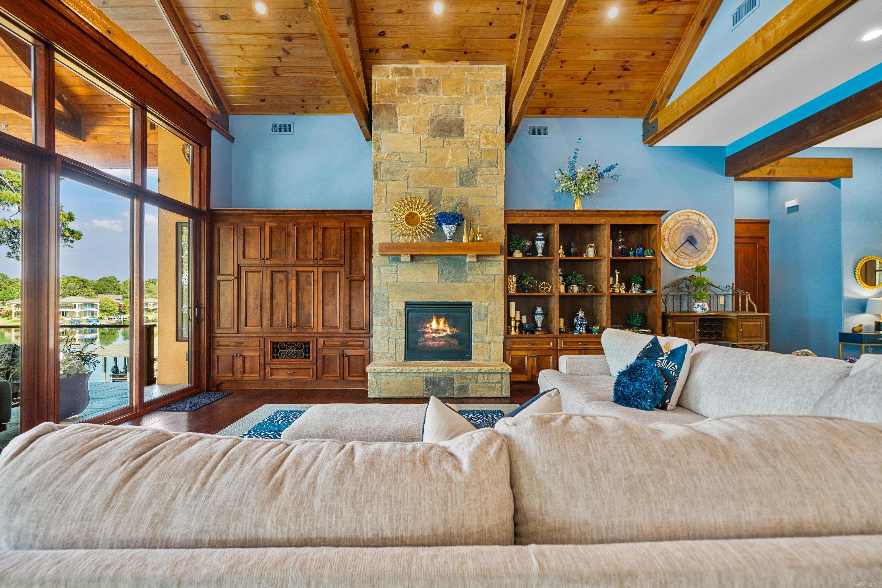 225 Water Oak Circle