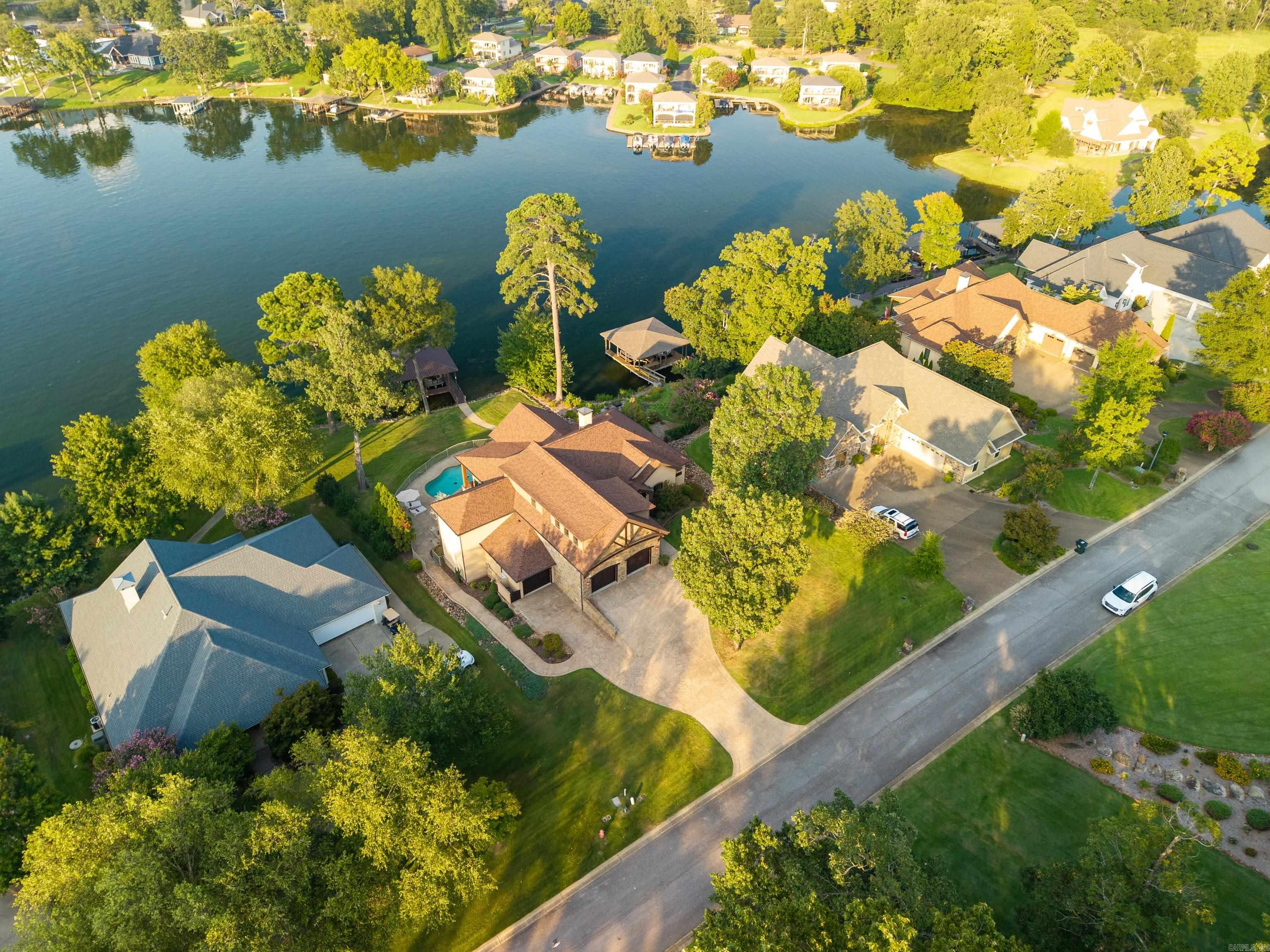 225 Water Oak Circle