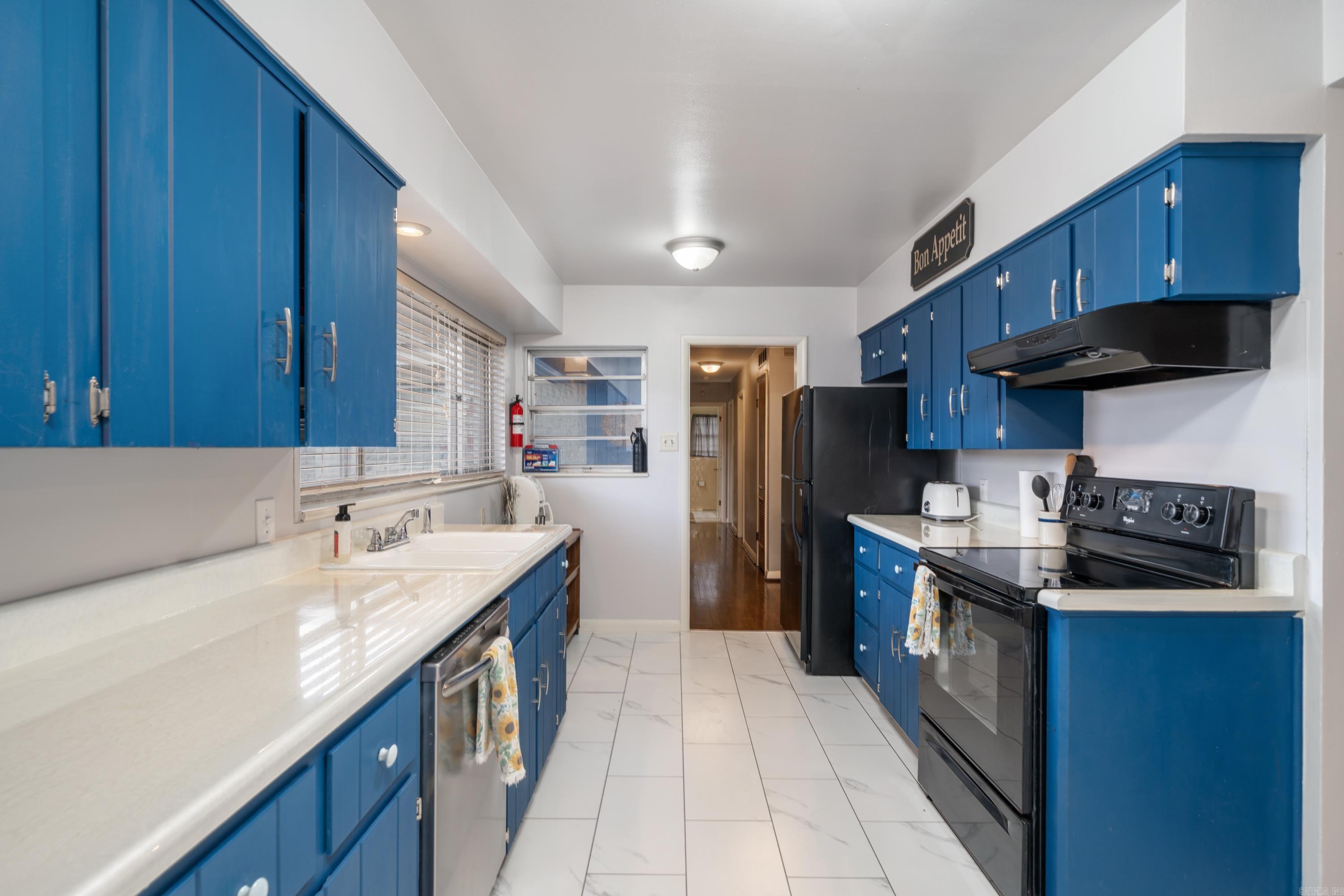 904 RICHARD Street