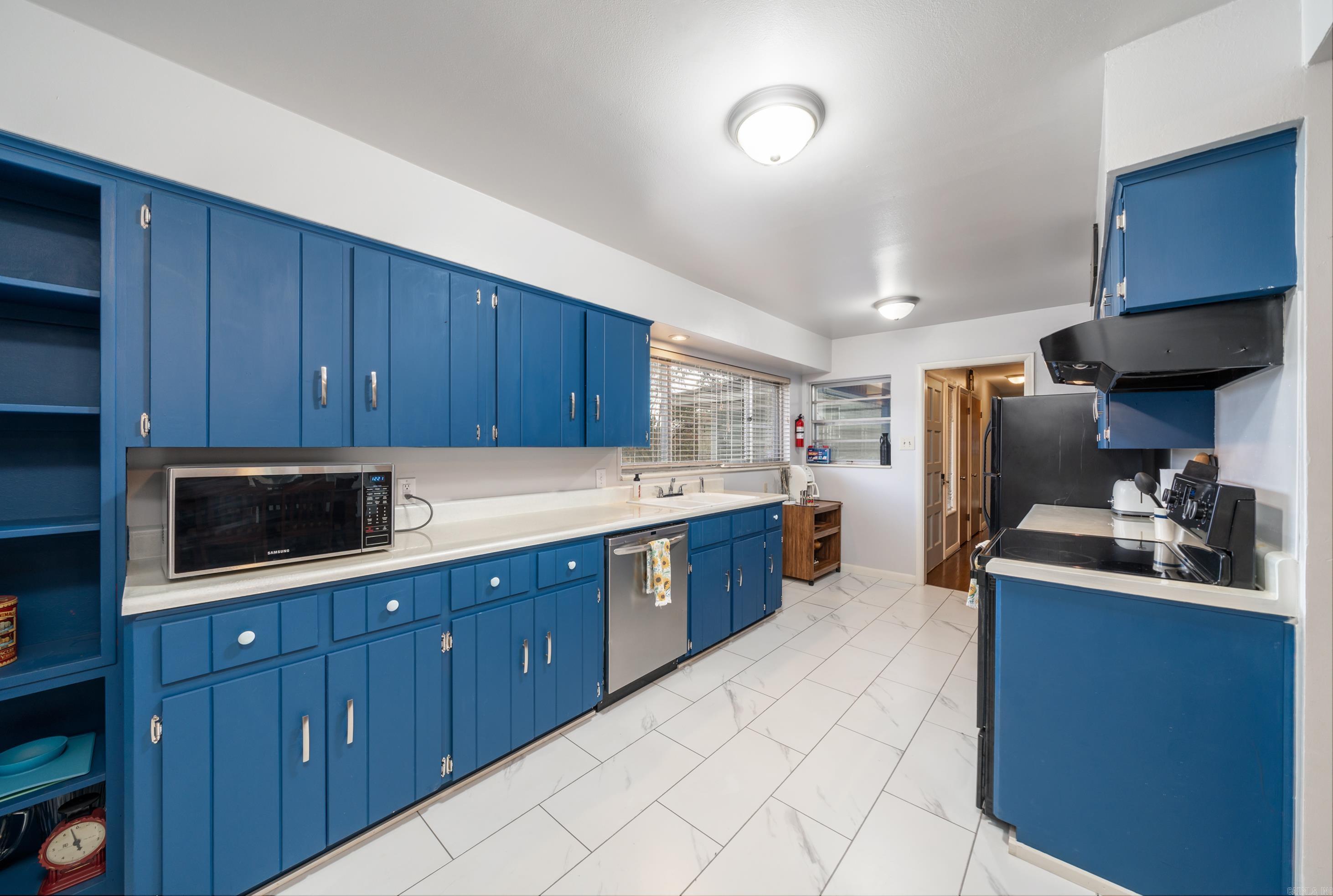904 RICHARD Street