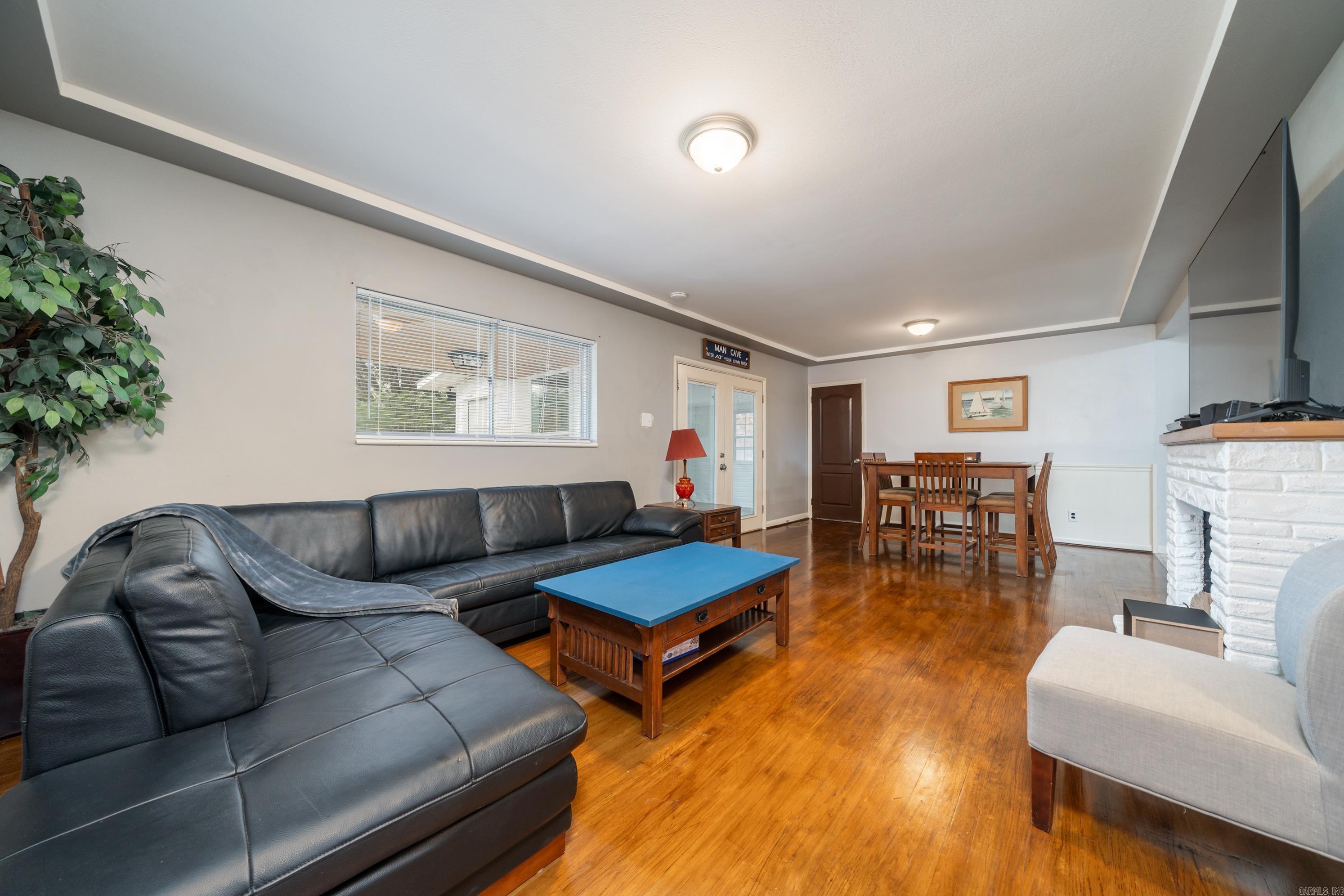 904 RICHARD Street