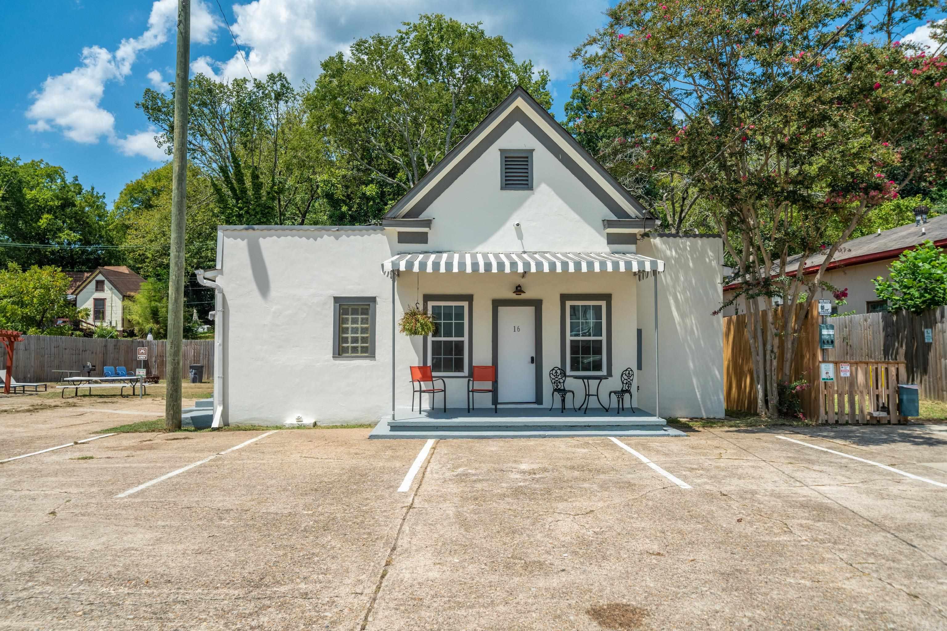 741 Park Avenue Unit: 745 Park Ave.