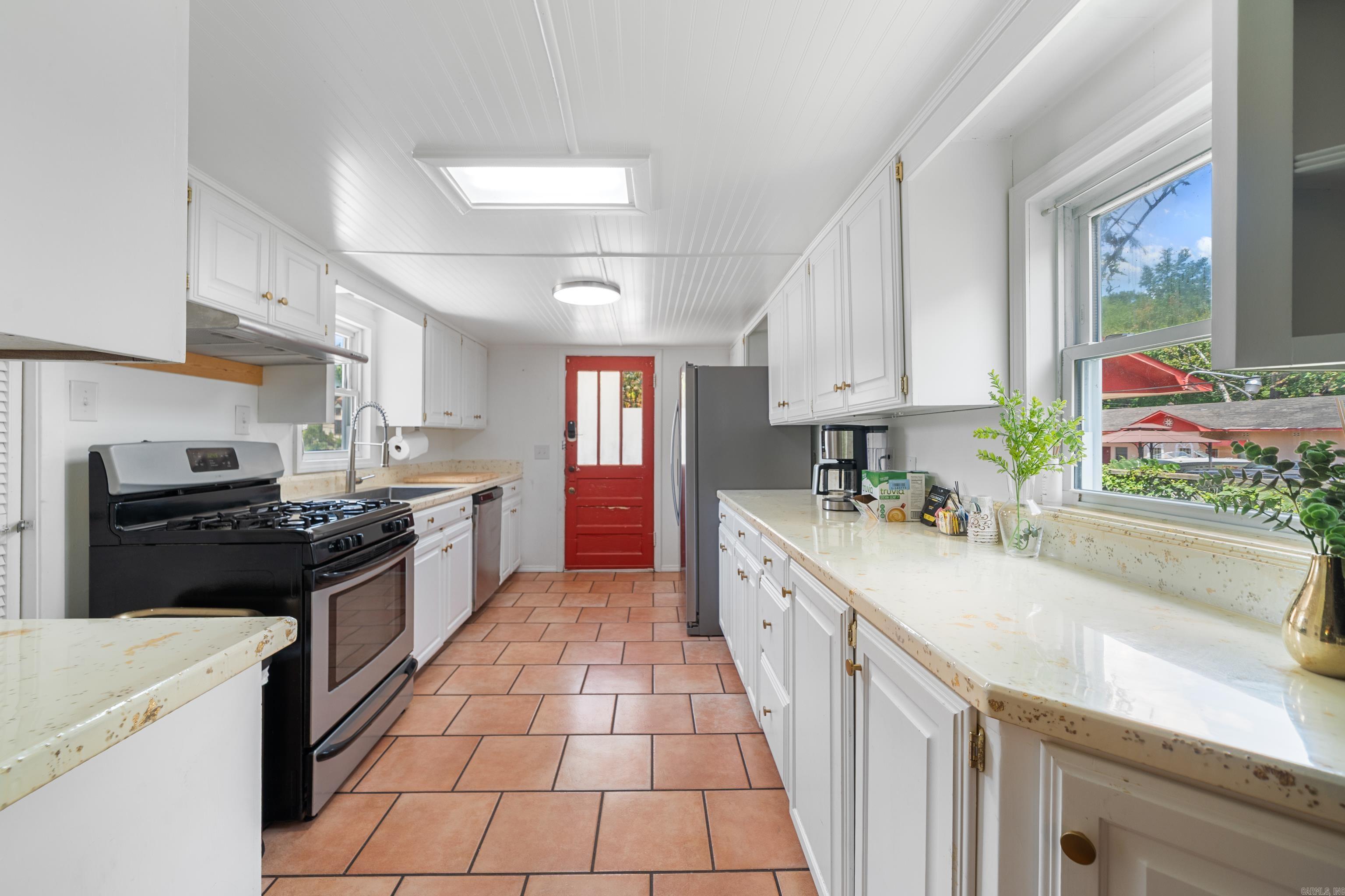 741 Park Avenue Unit: 745 Park Ave.