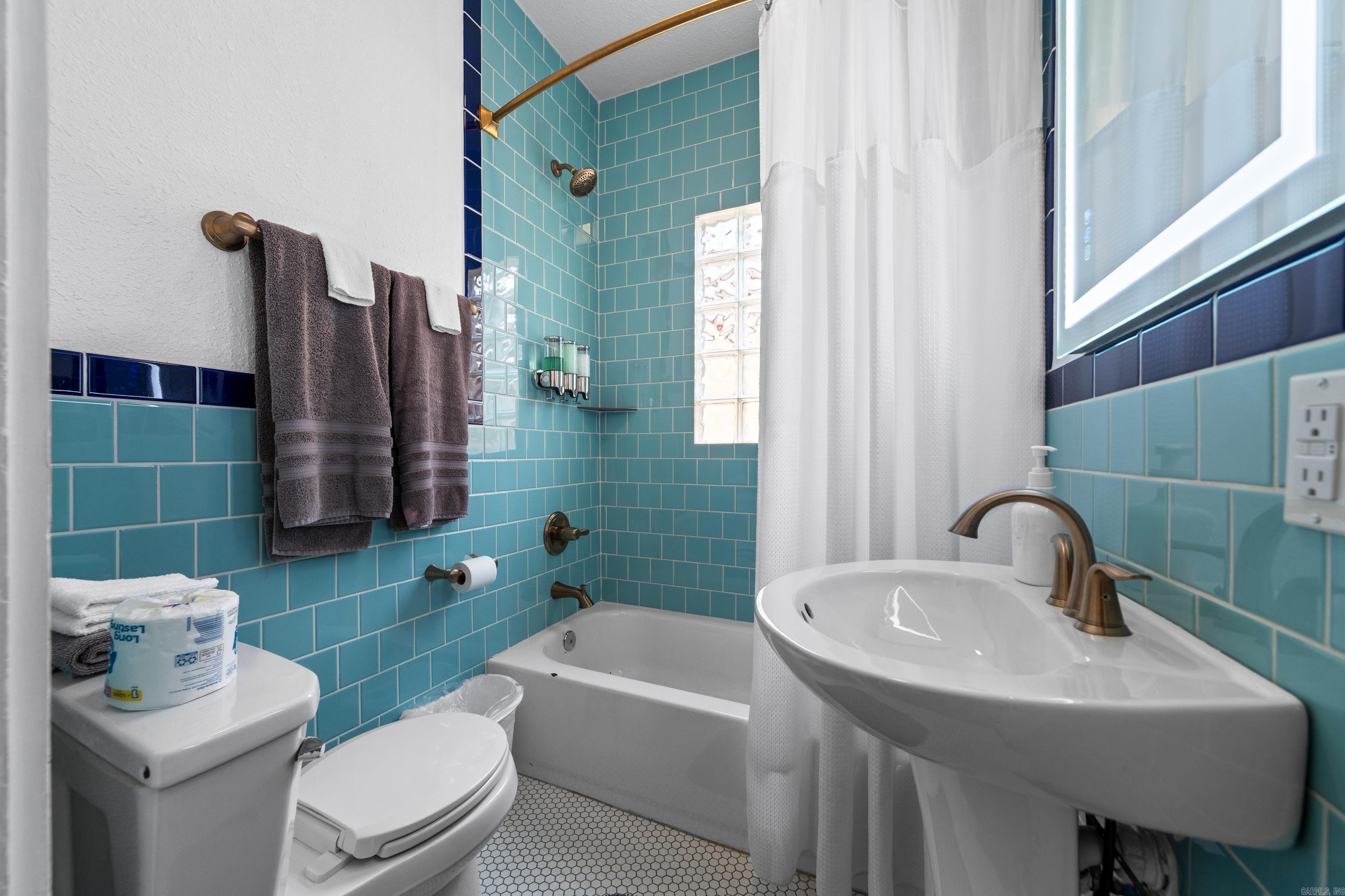 741 Park Avenue Unit: 745 Park Ave.