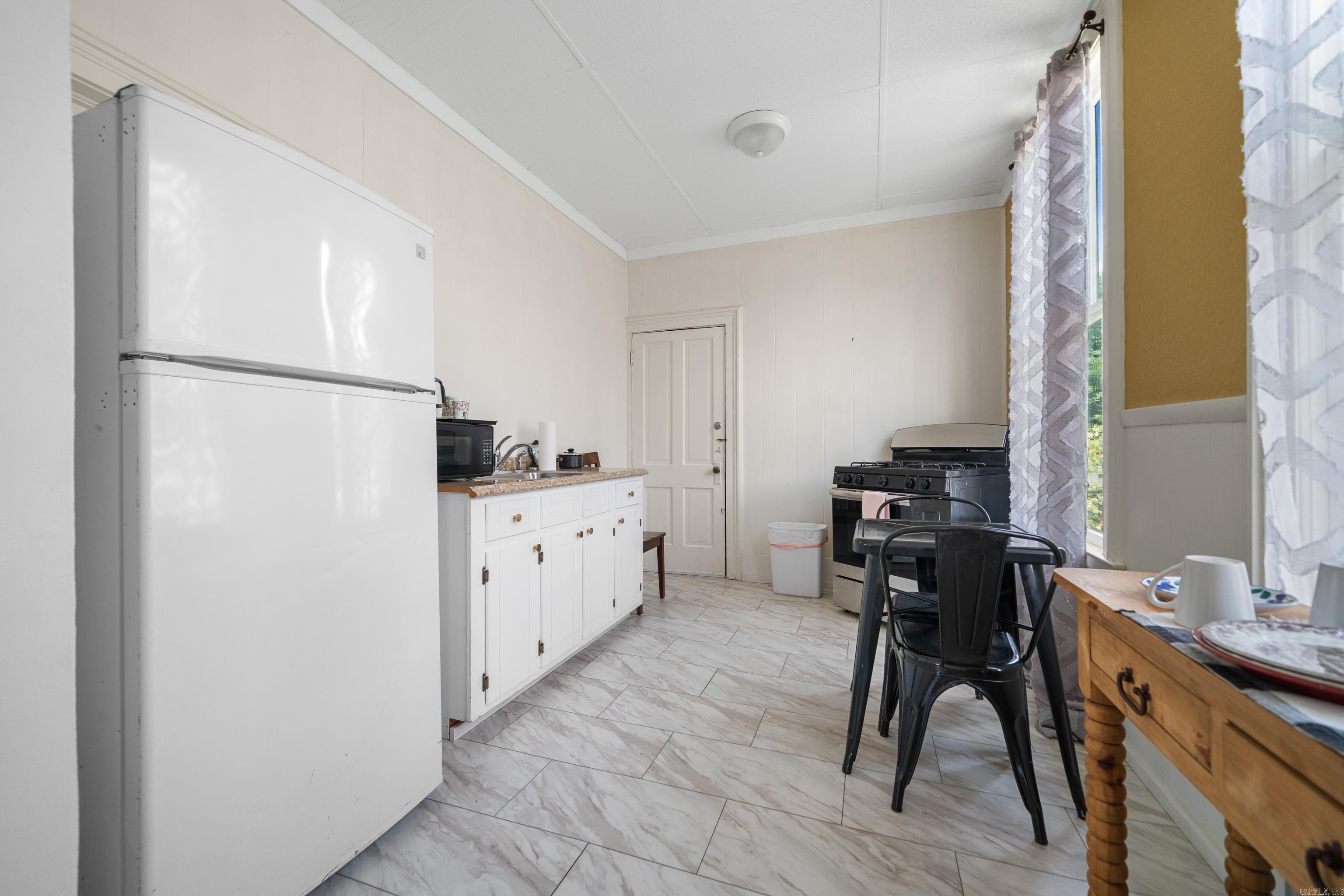 741 Park Avenue Unit: 745 Park Ave.