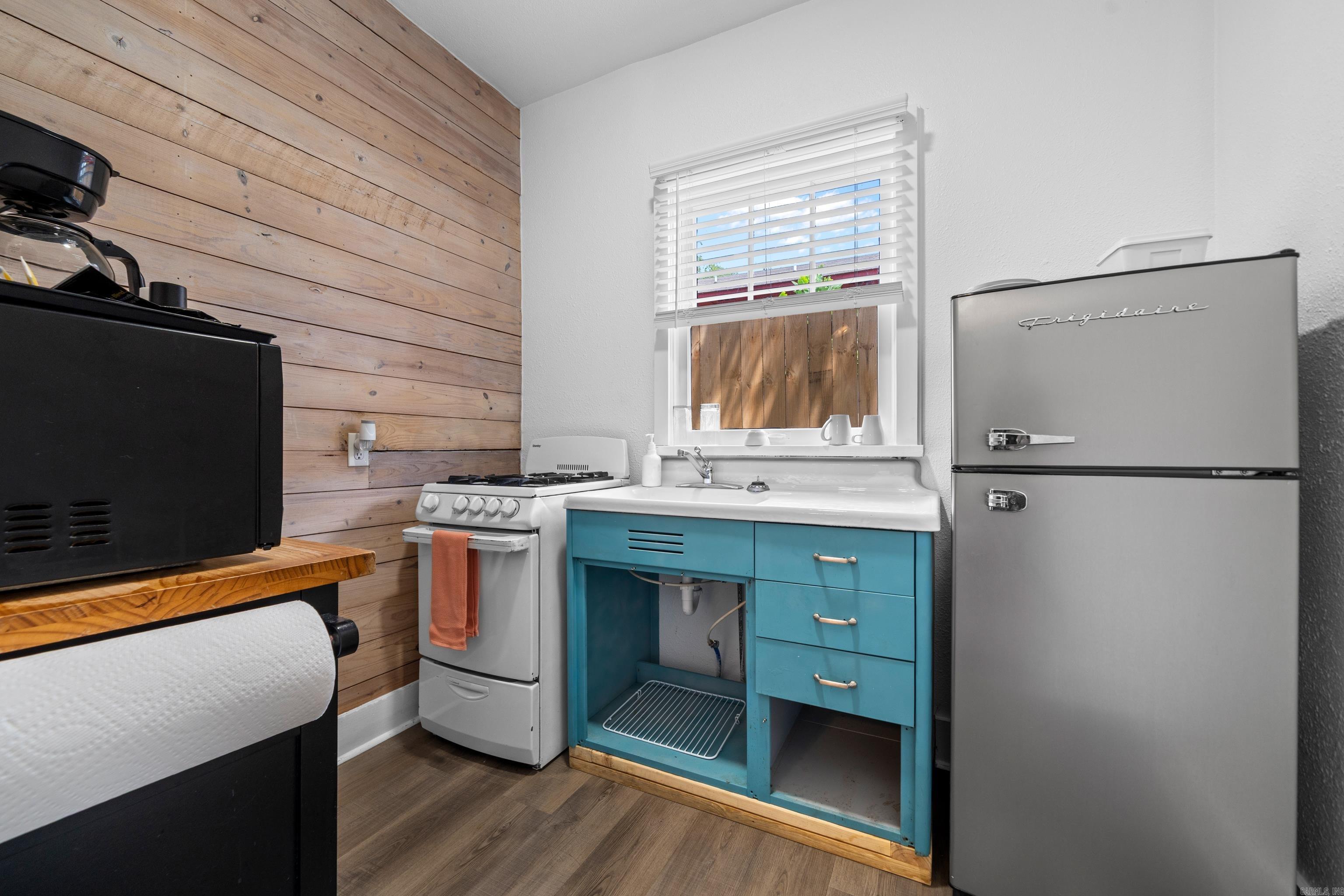 741 Park Avenue Unit: 745 Park Ave.