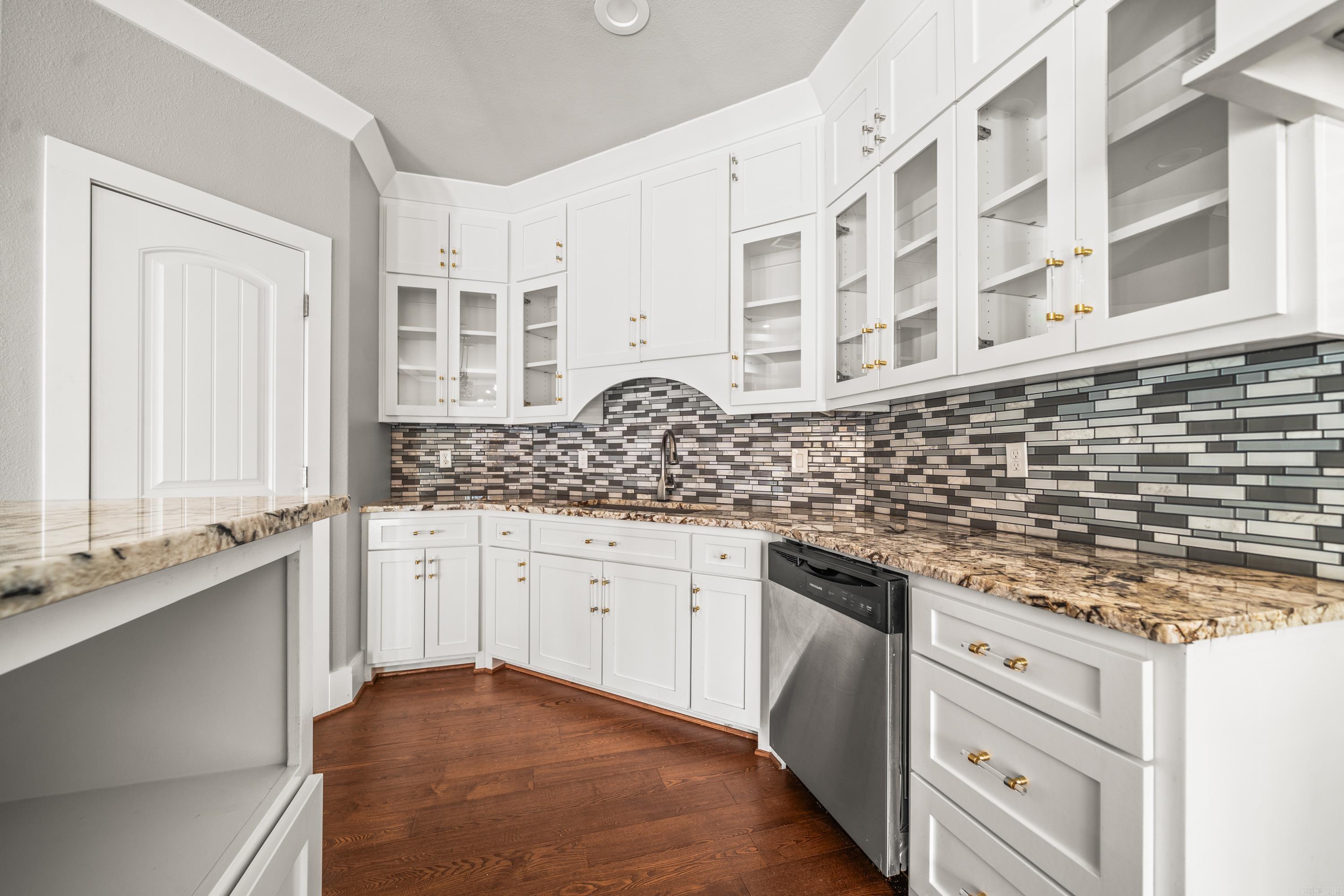 8001 Kanis Pines Drive