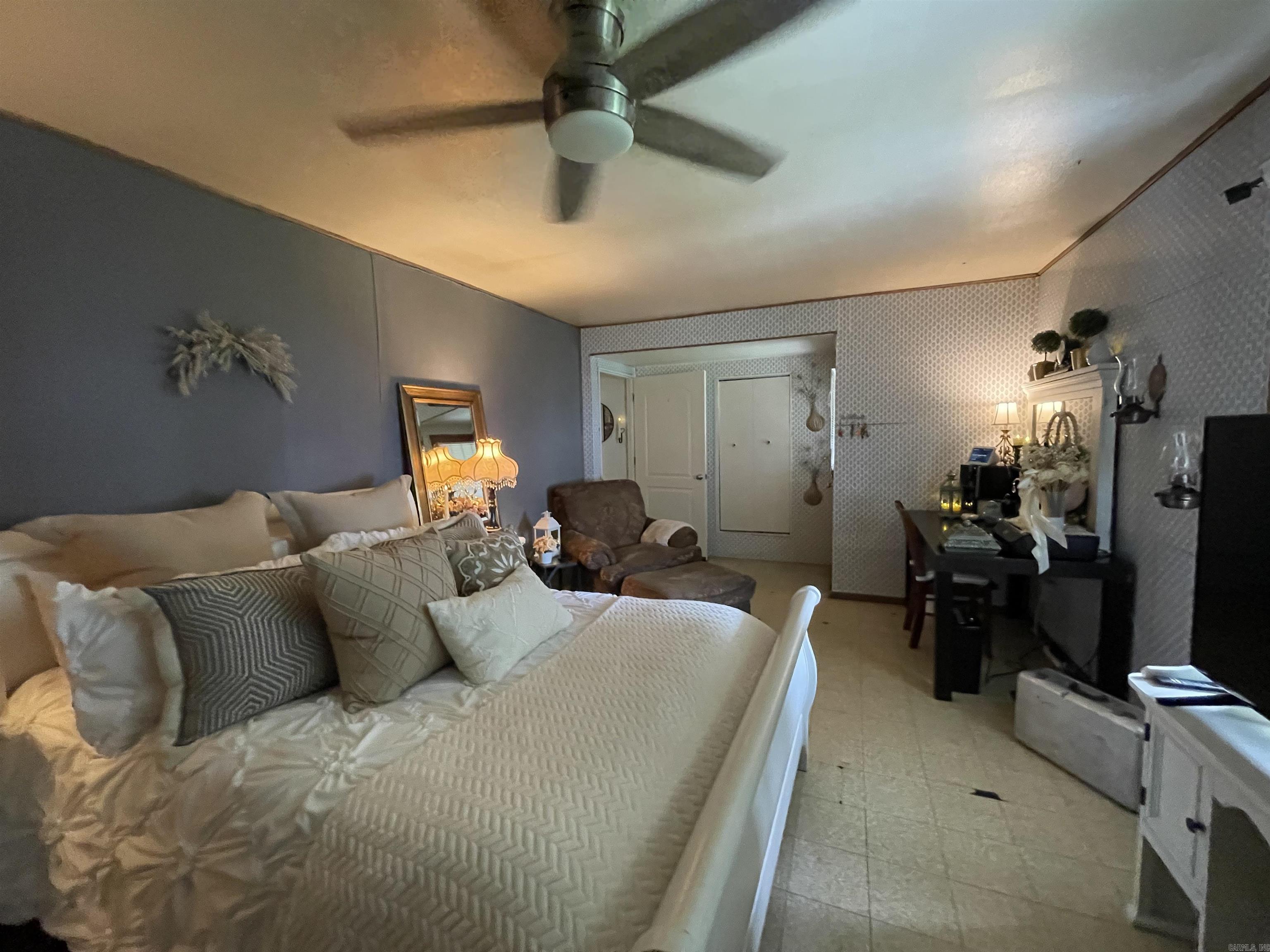 1006 W 41St St Street