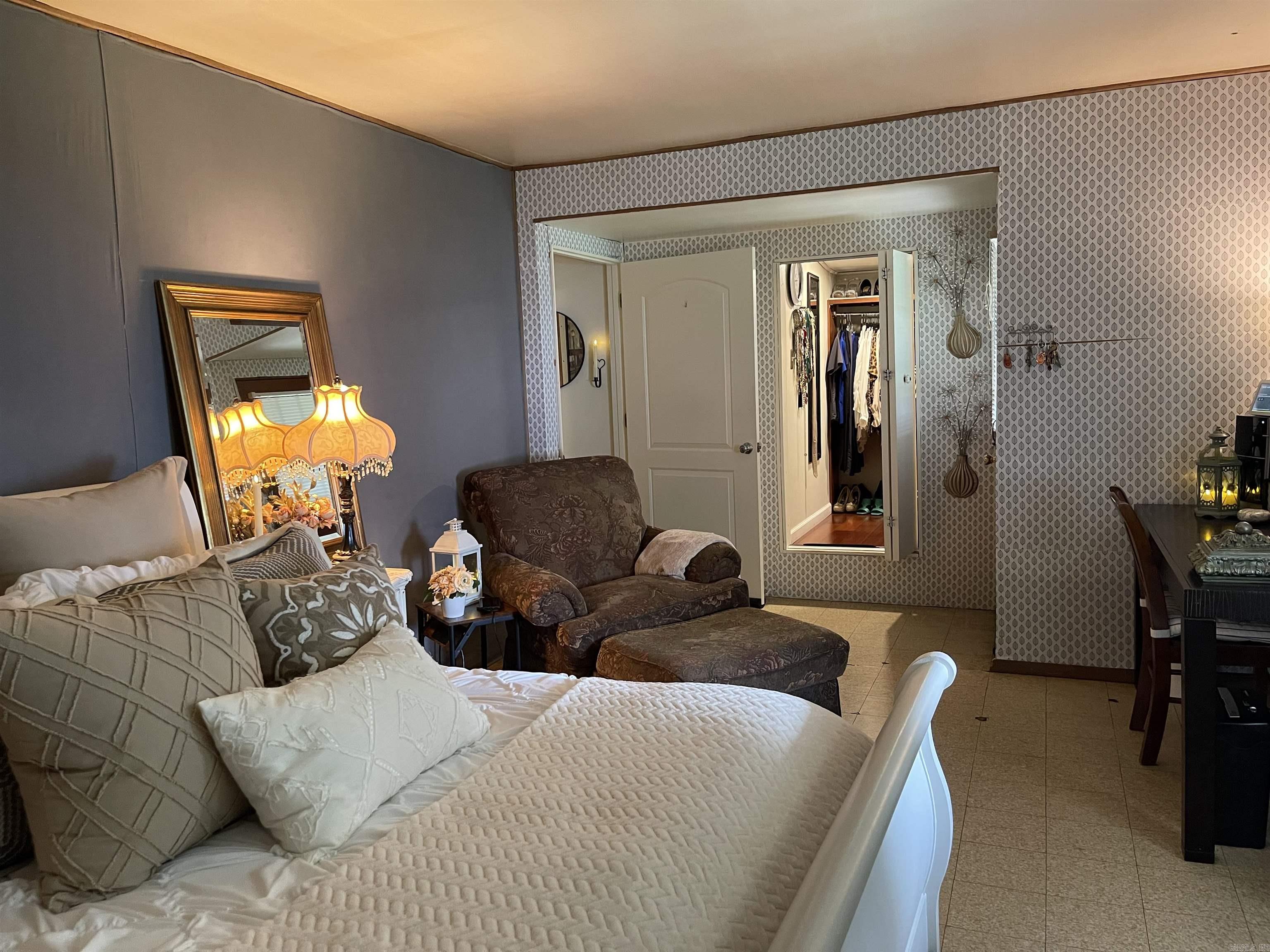 1006 W 41St St Street