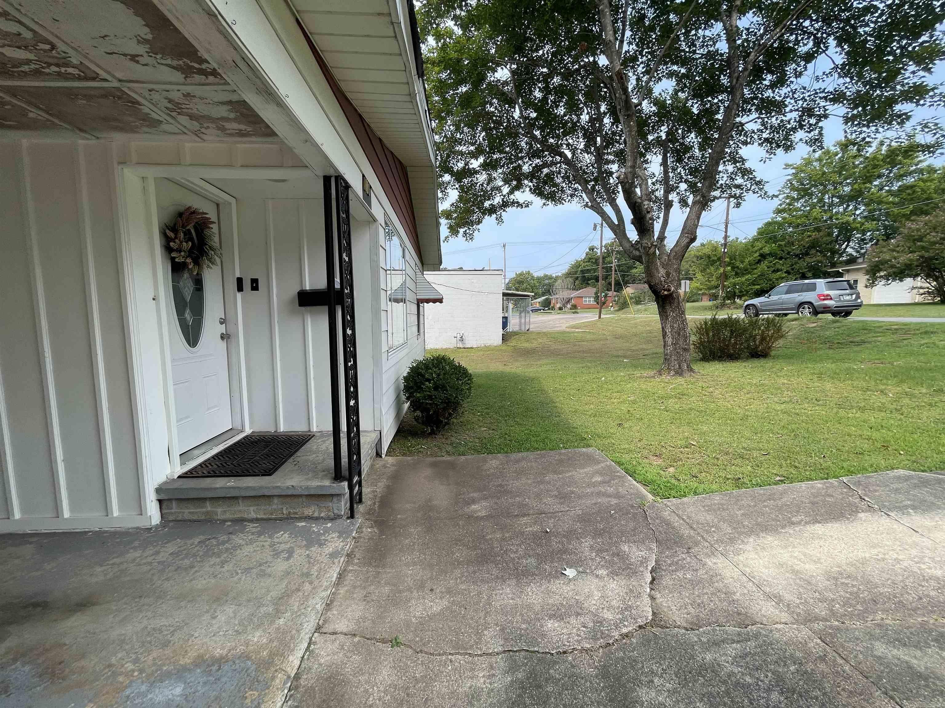 1006 W 41St St Street