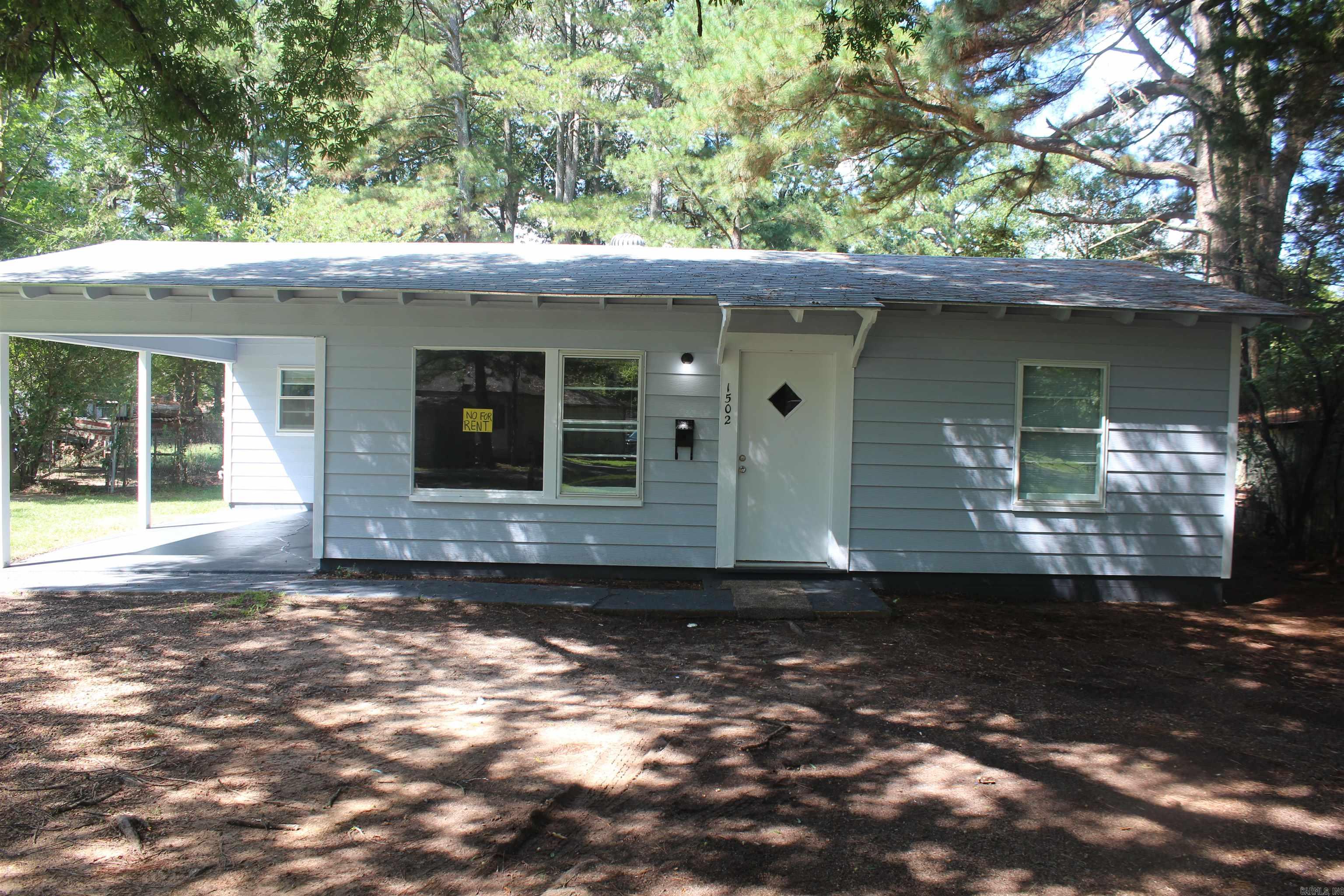 1502 PECAN Street