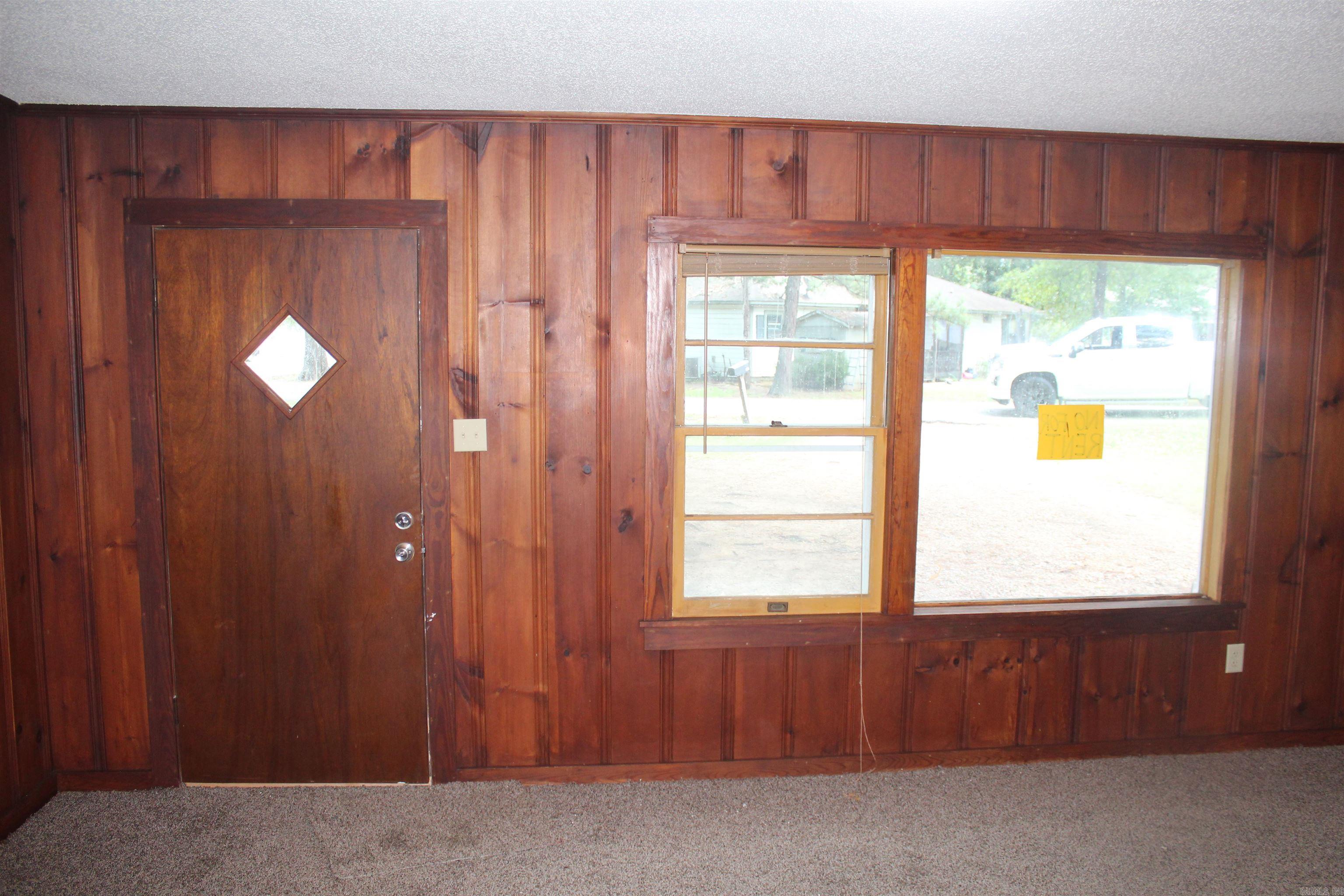 1502 PECAN Street
