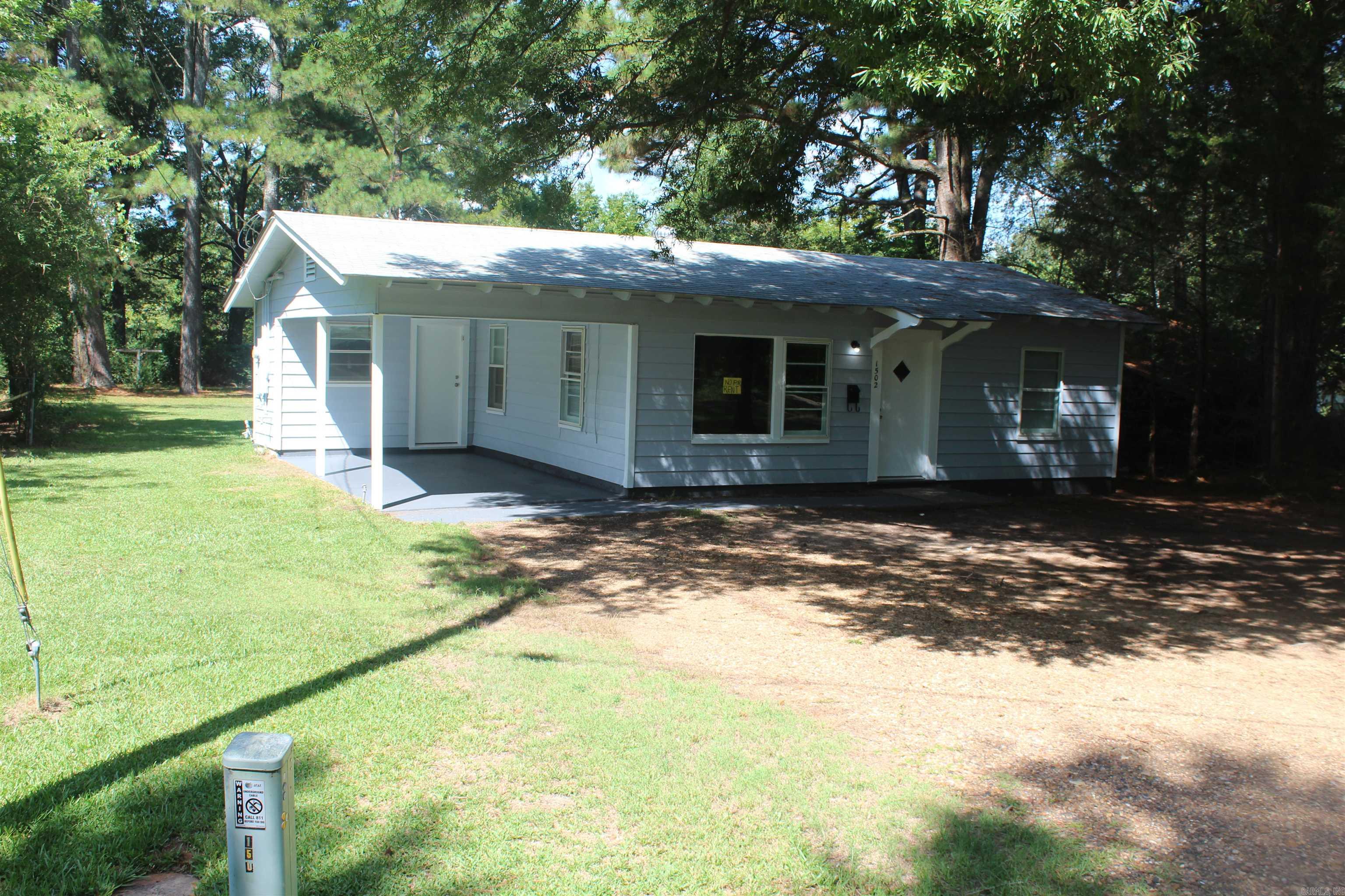 1502 PECAN Street