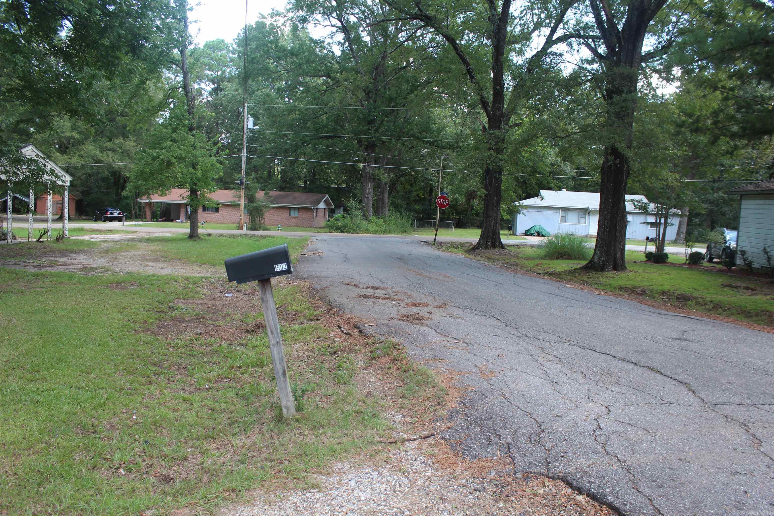 1502 PECAN Street