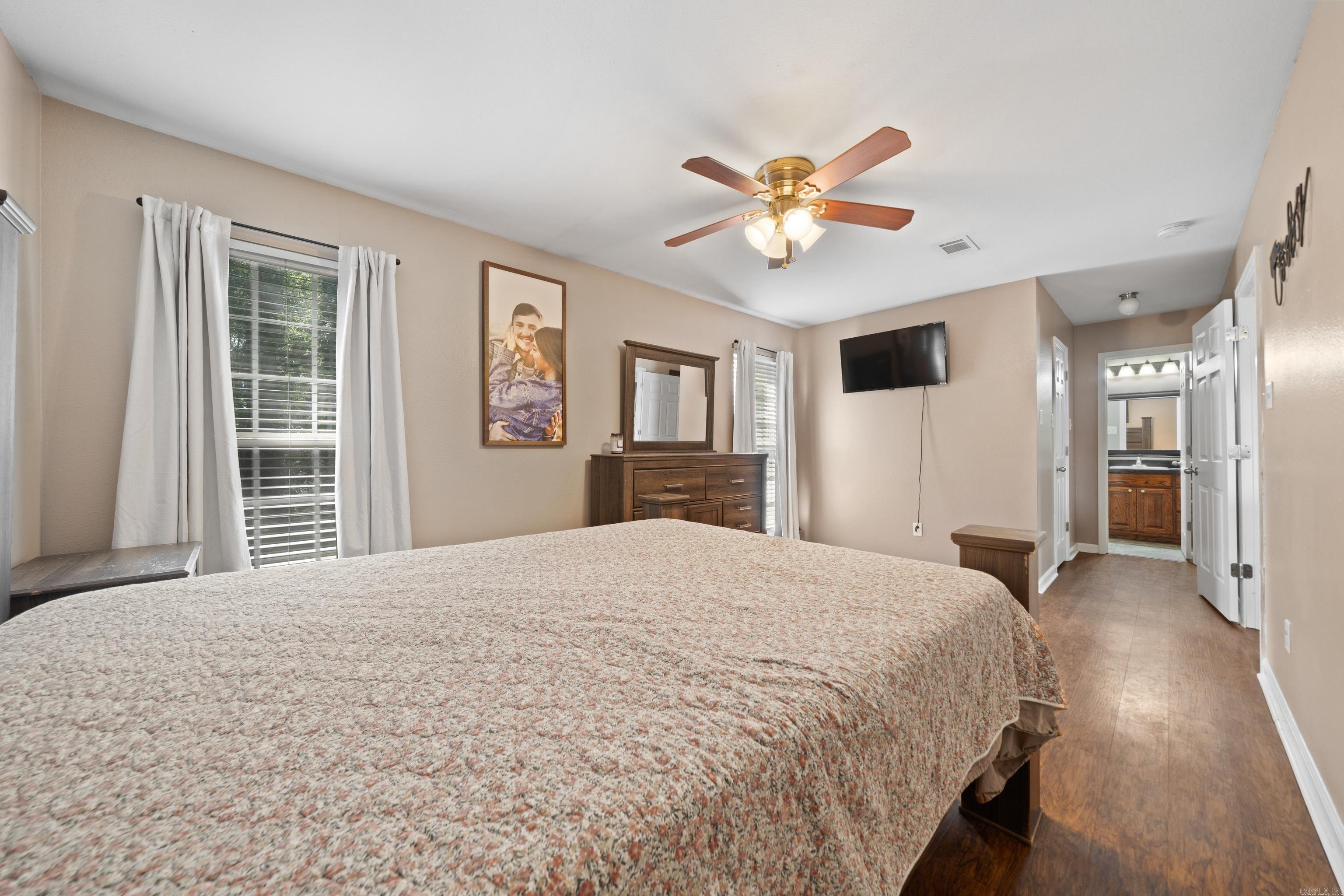 107 E Sunset Drive
