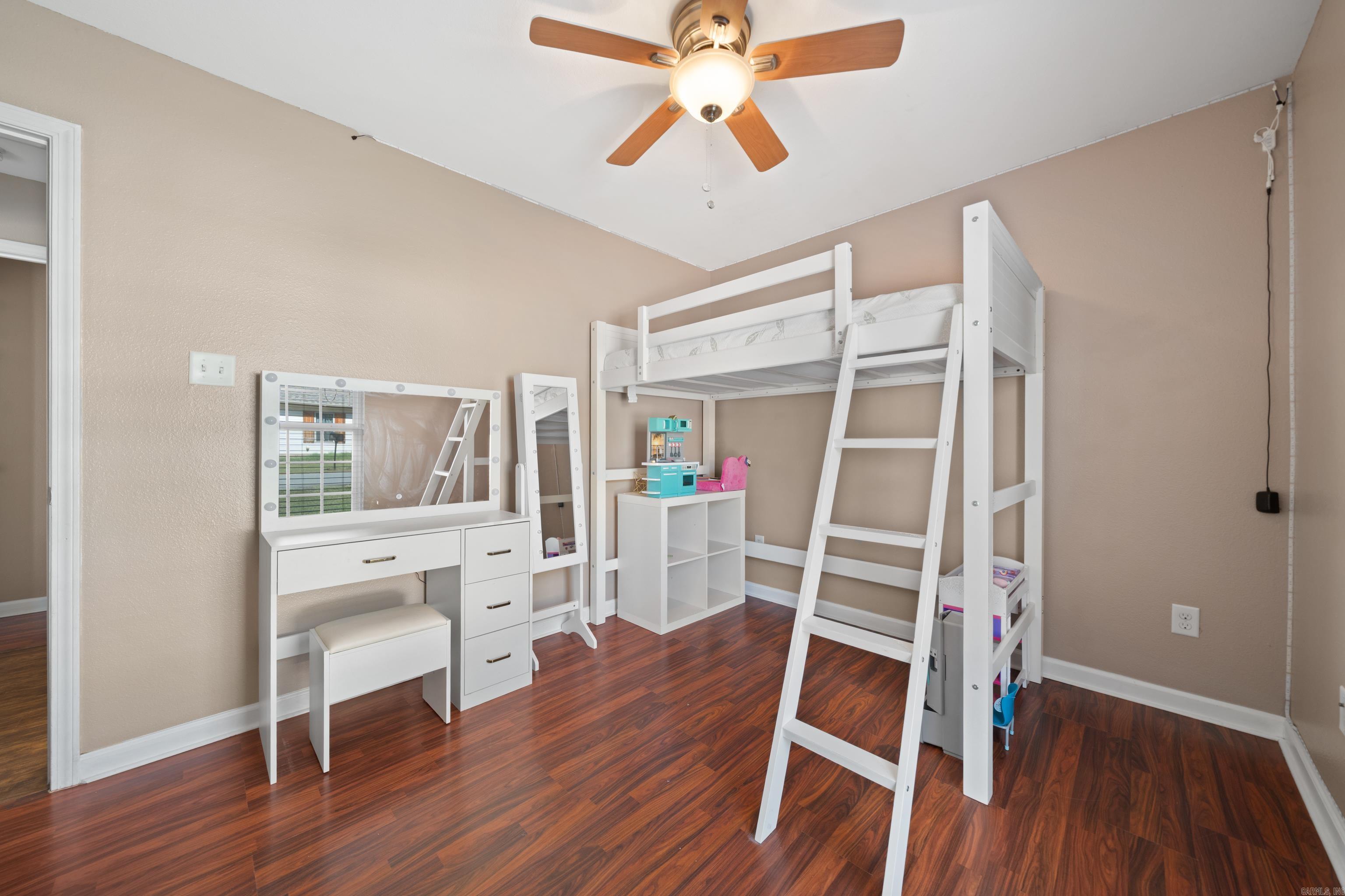 107 E Sunset Drive