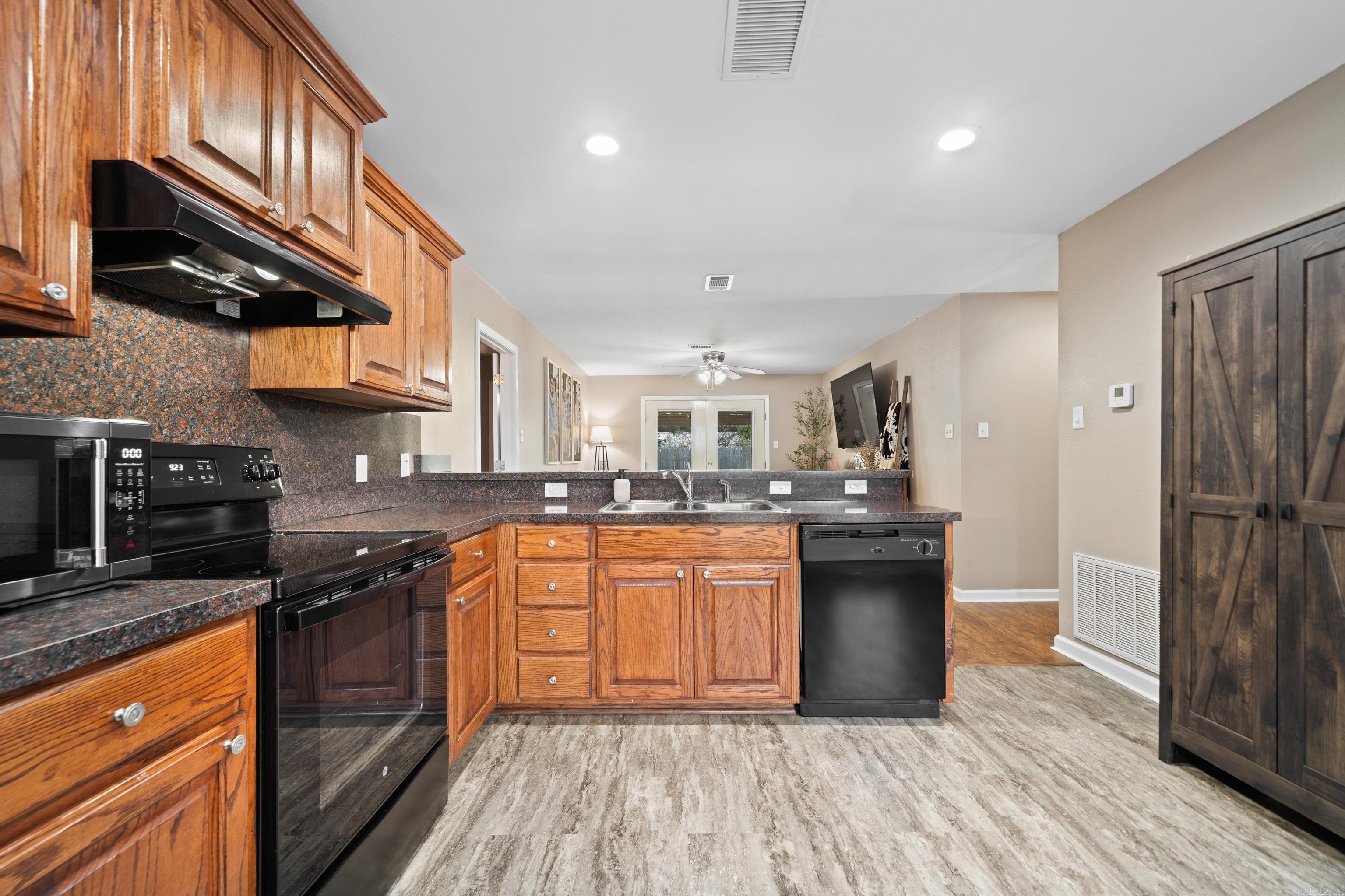 107 E Sunset Drive