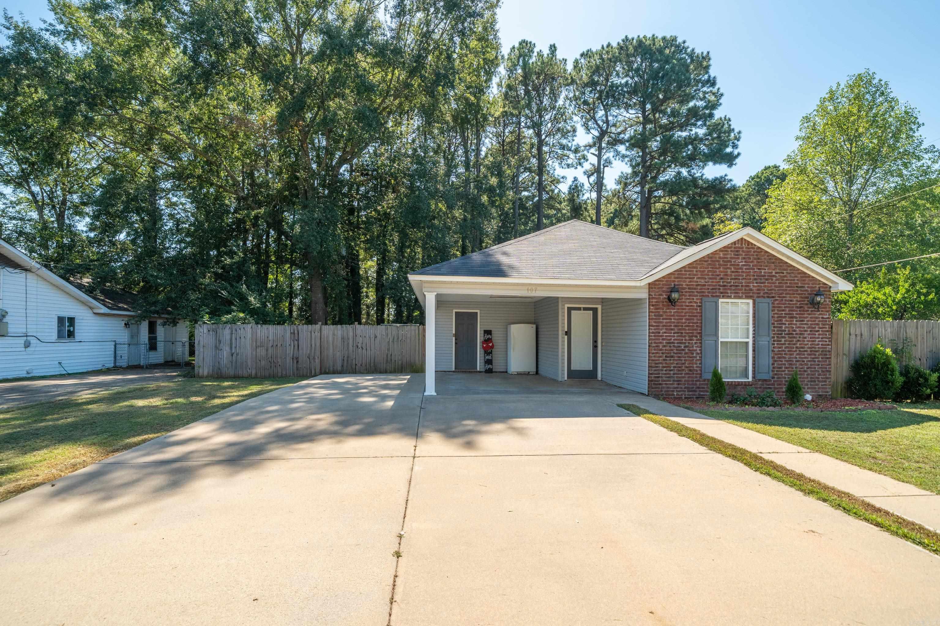 107 E Sunset Drive