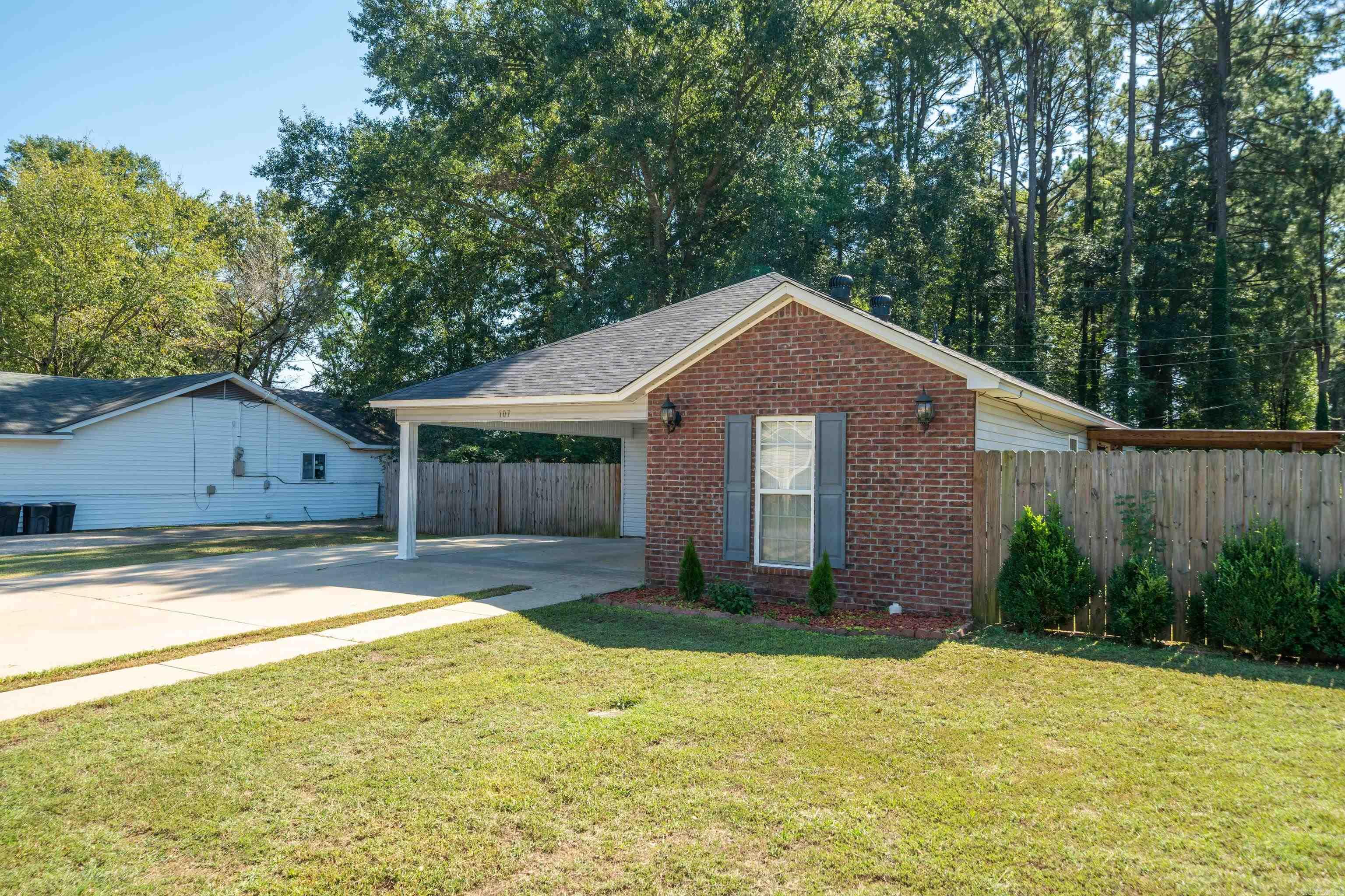 107 E Sunset Drive