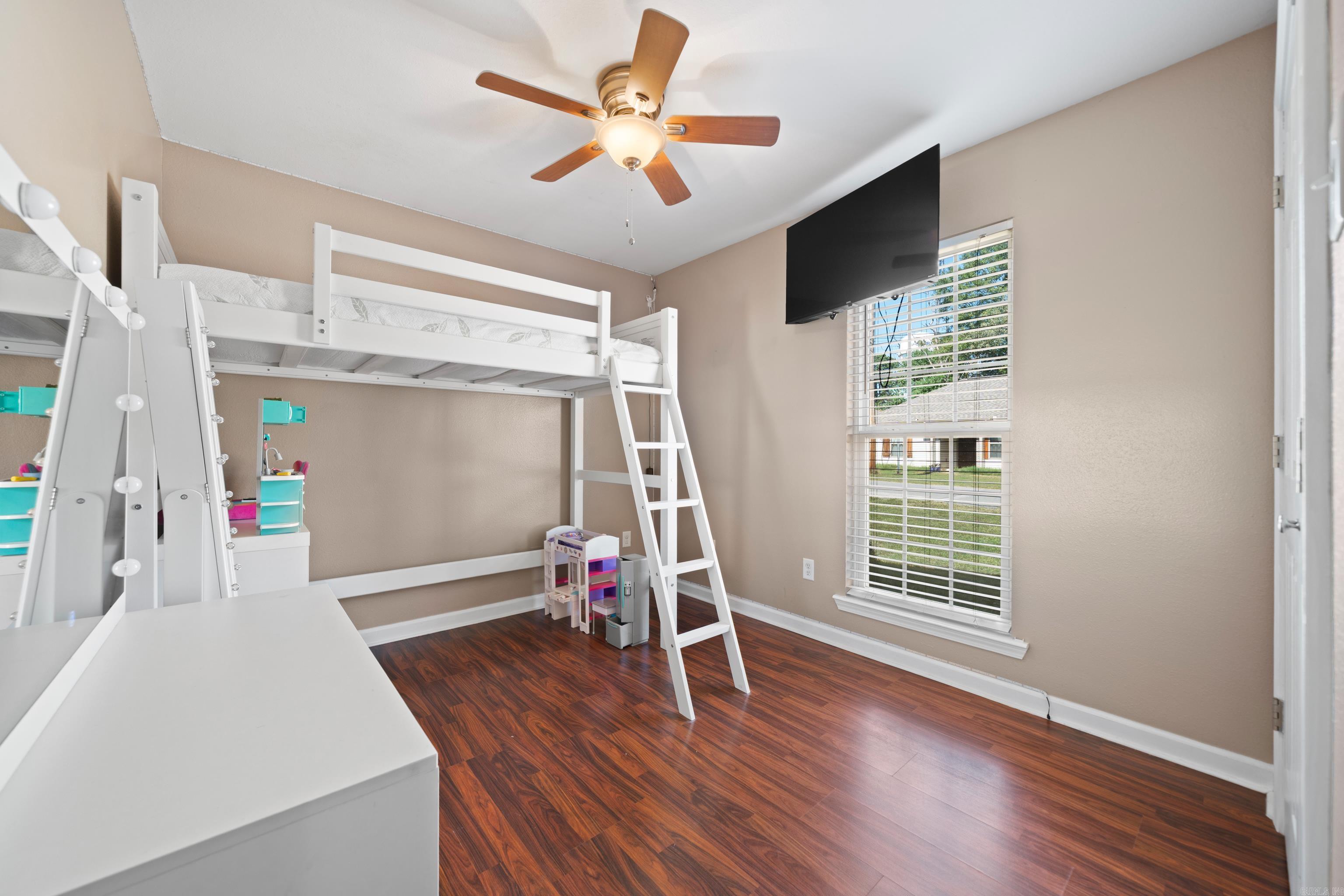 107 E Sunset Drive