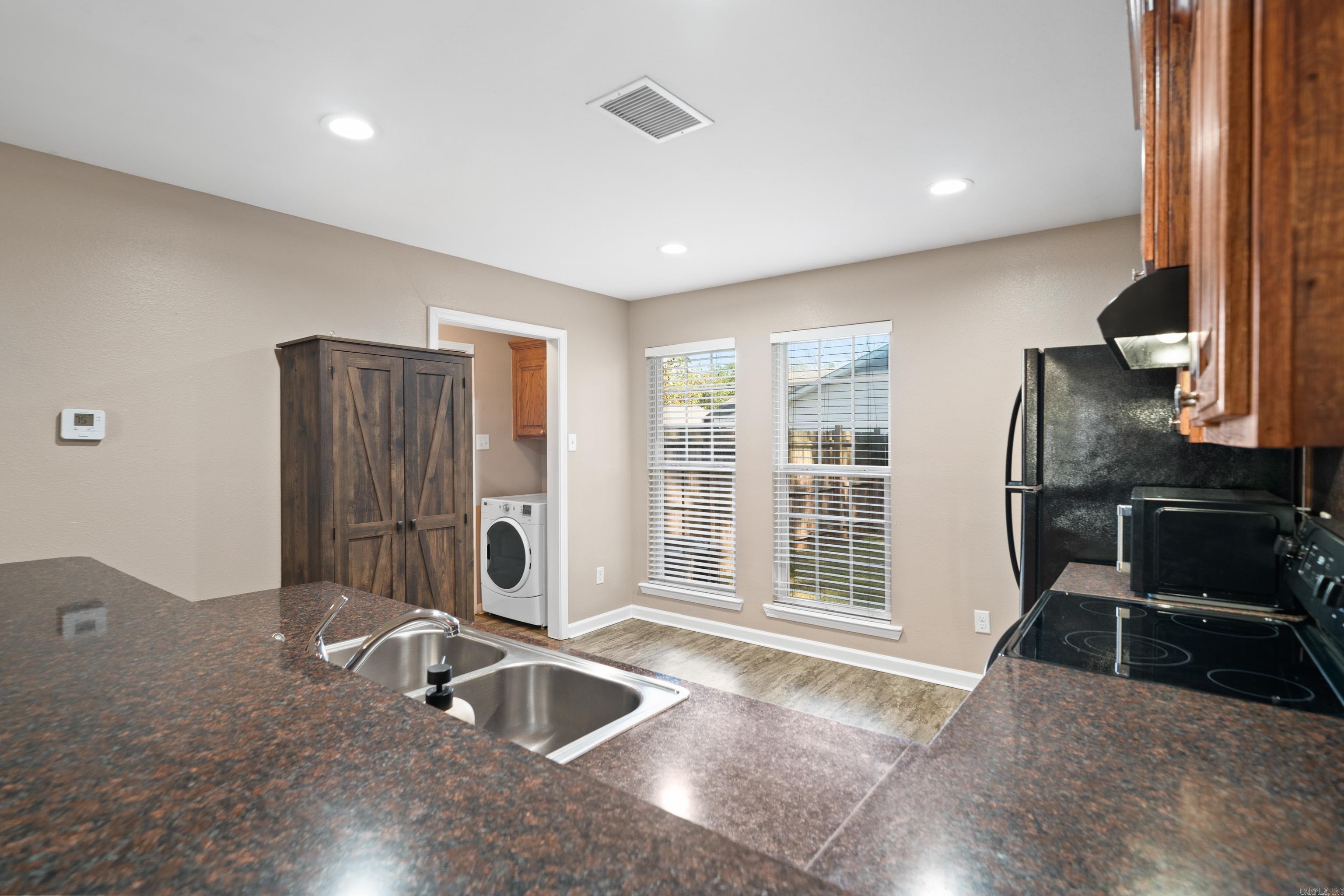 107 E Sunset Drive