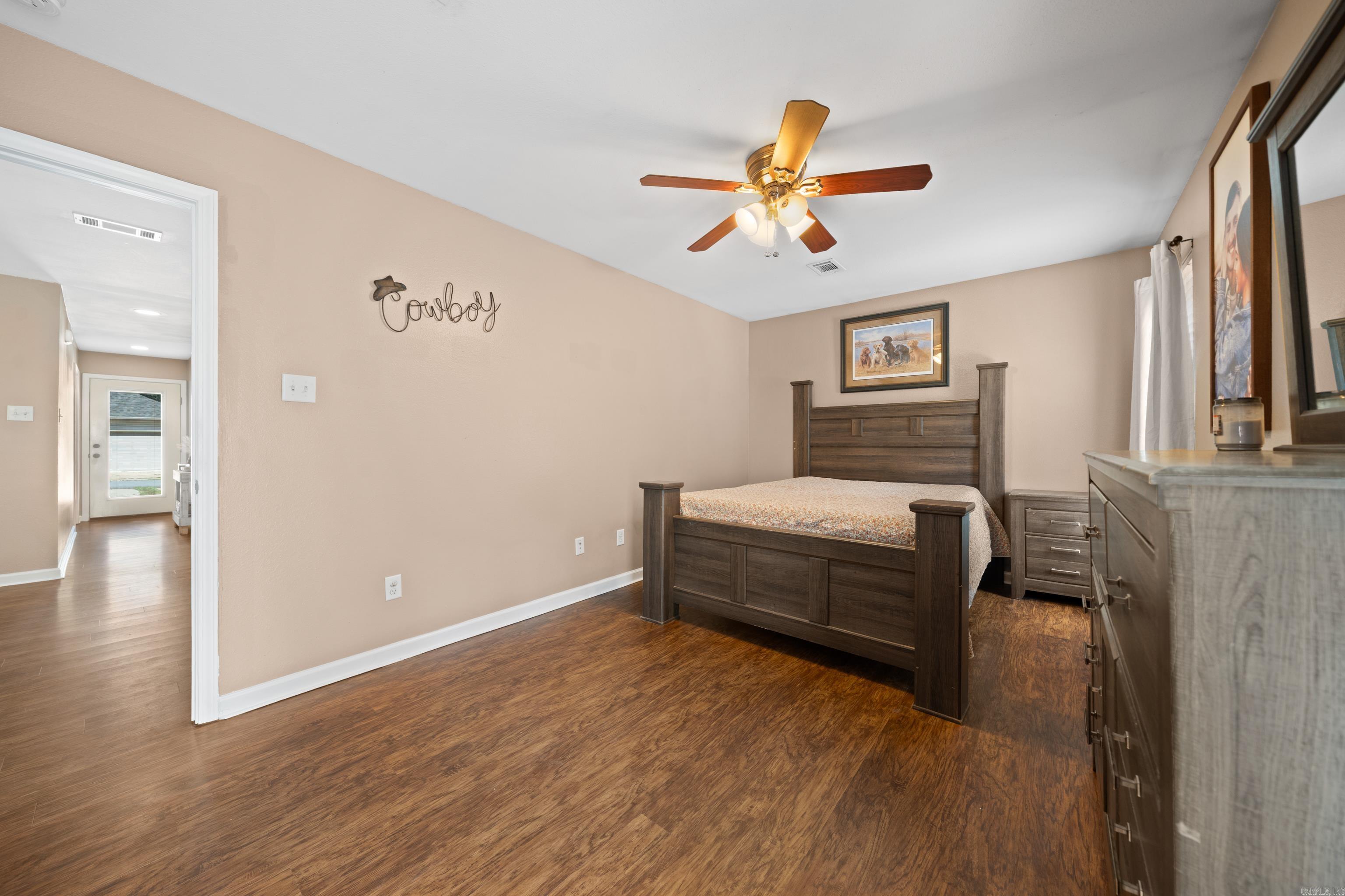 107 E Sunset Drive