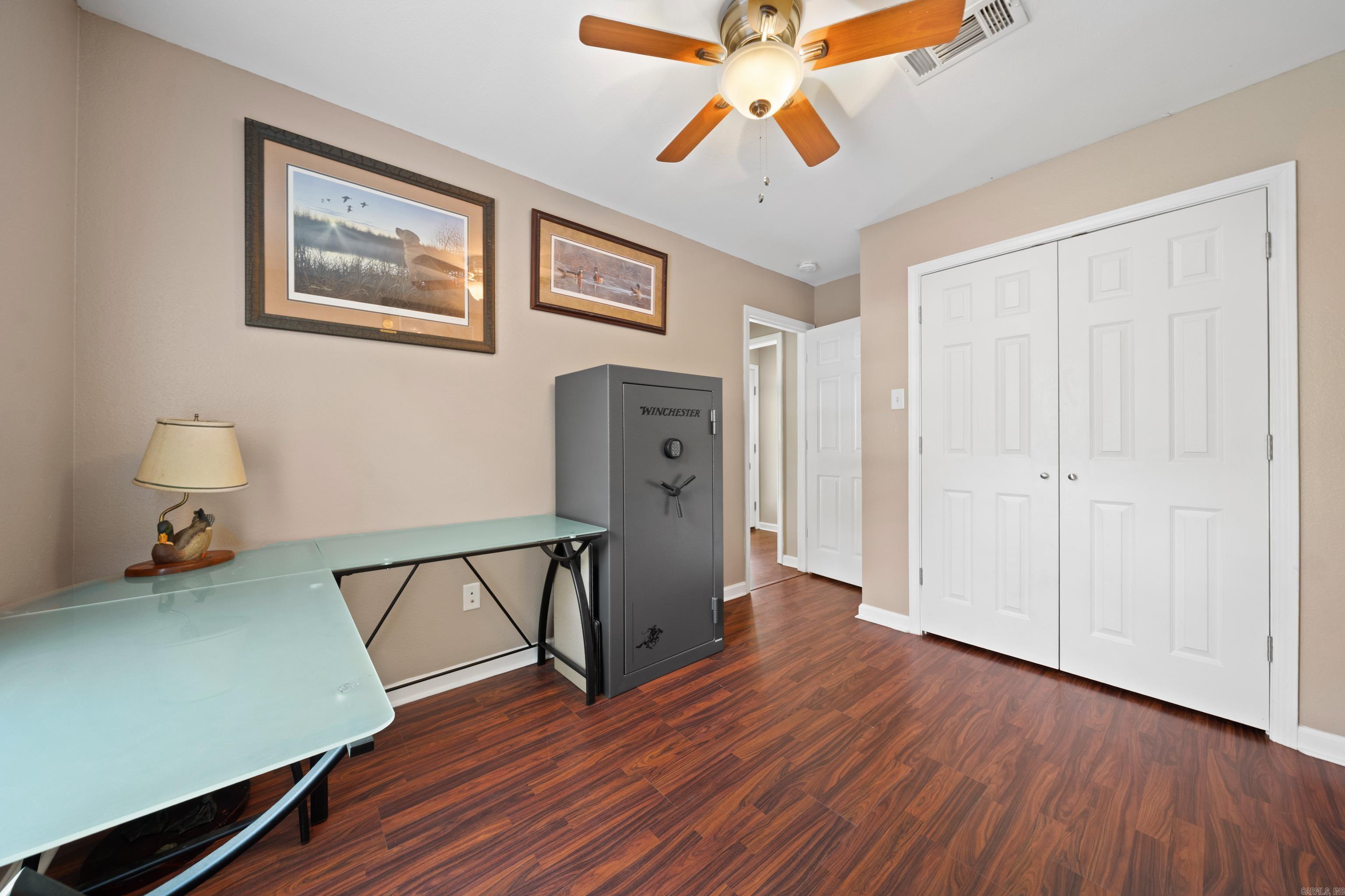 107 E Sunset Drive