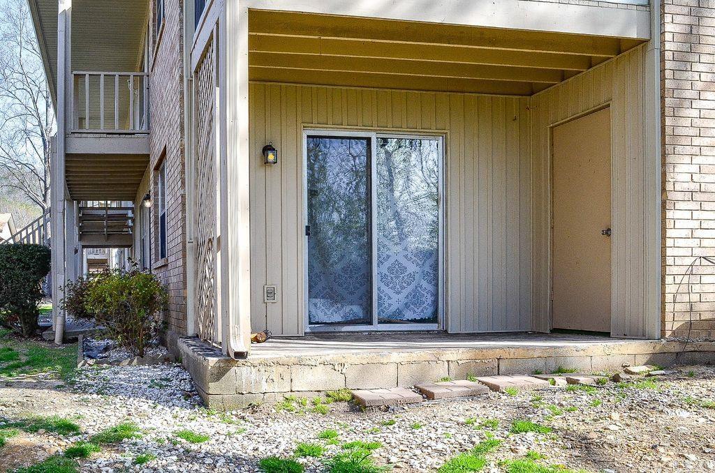 160 Cooper Street Unit: 17B