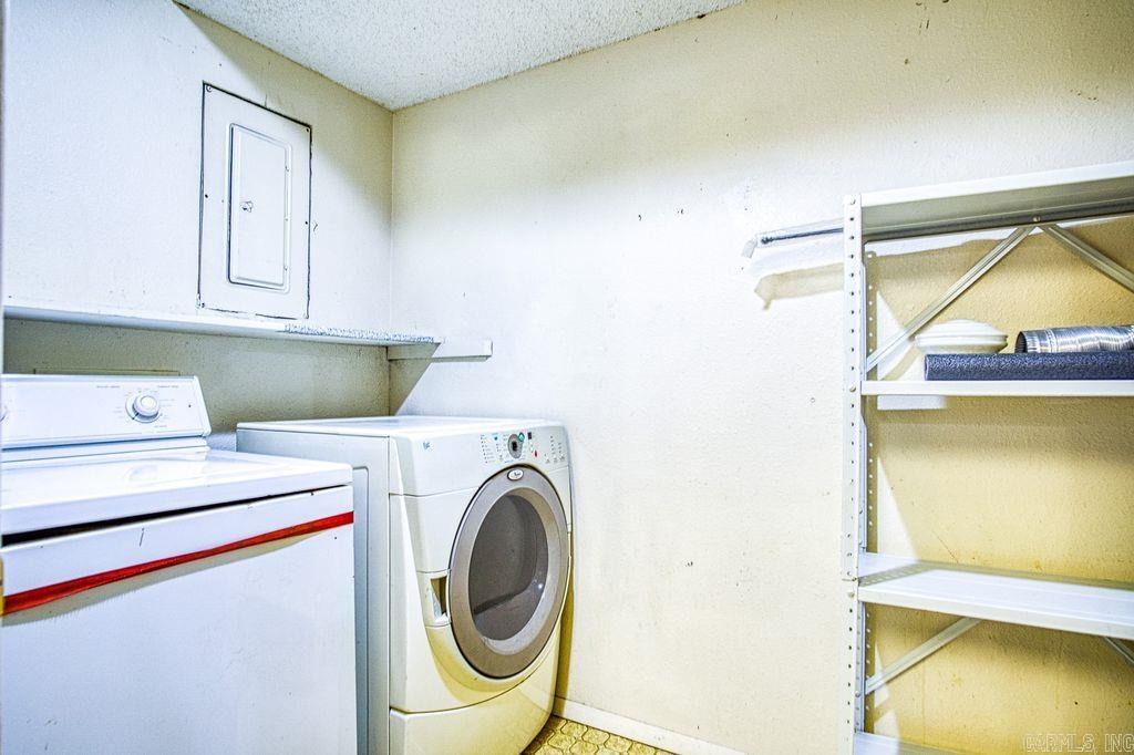 160 Cooper Street Unit: 17B