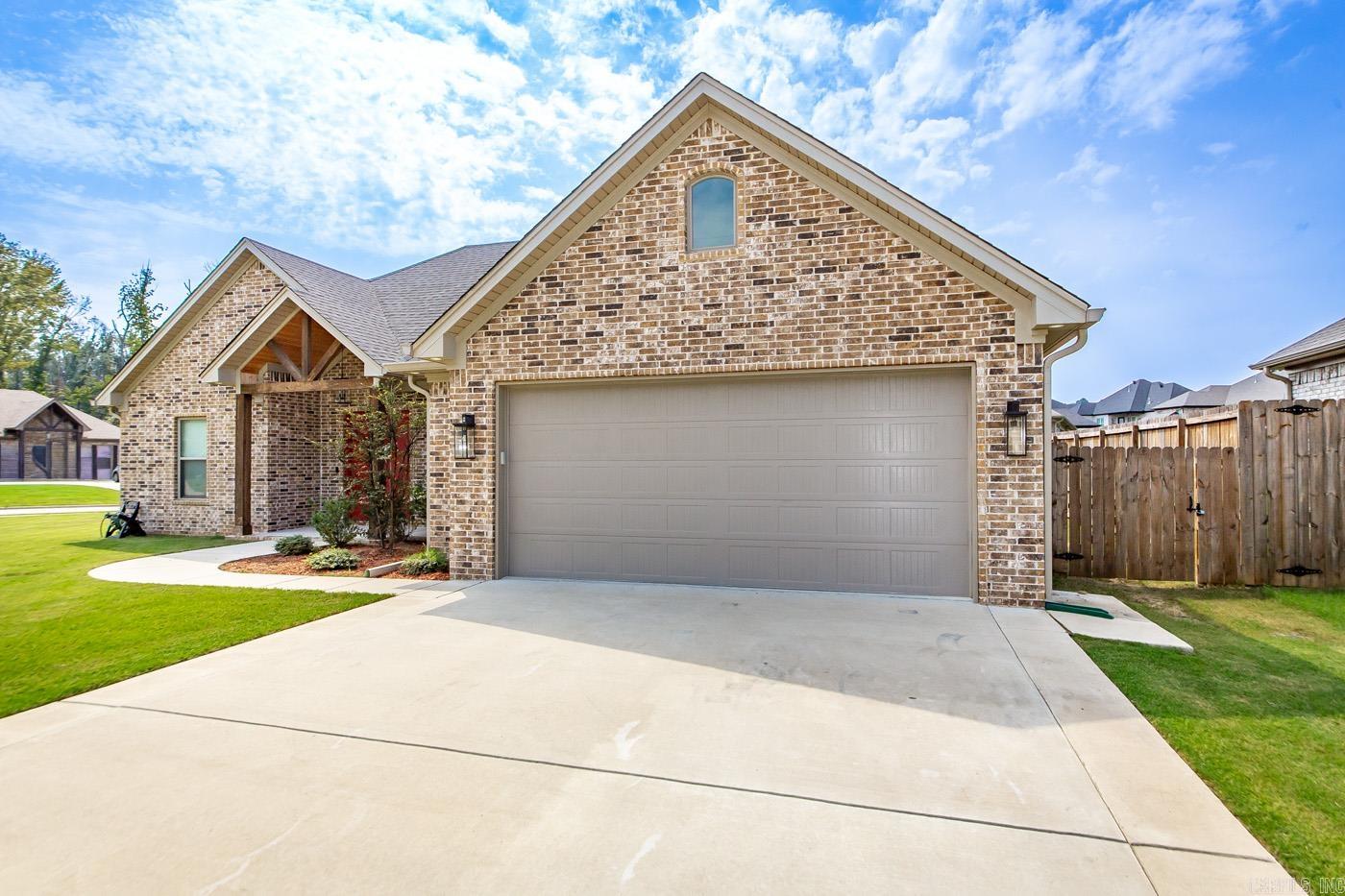 837 Oak Forest Circle