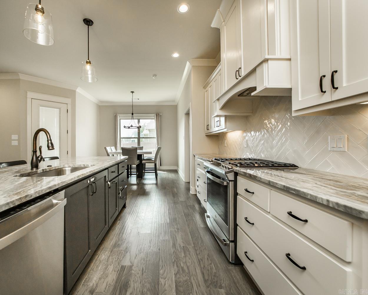 837 Oak Forest Circle