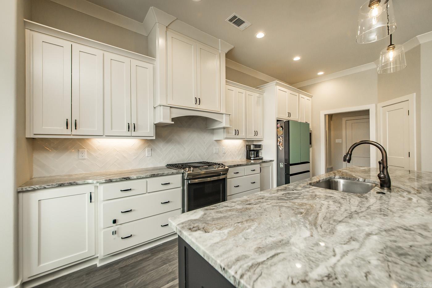 837 Oak Forest Circle