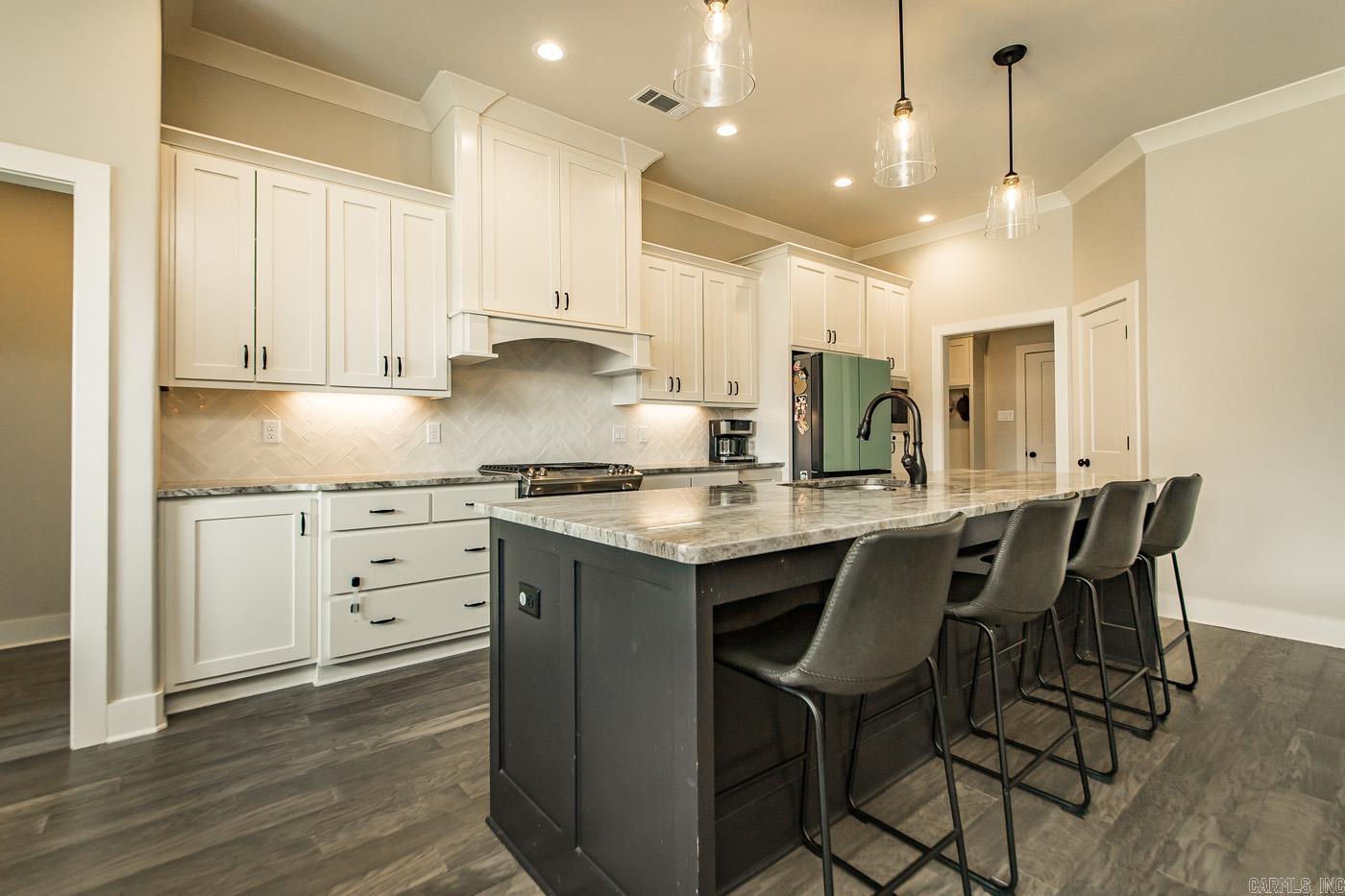 837 Oak Forest Circle