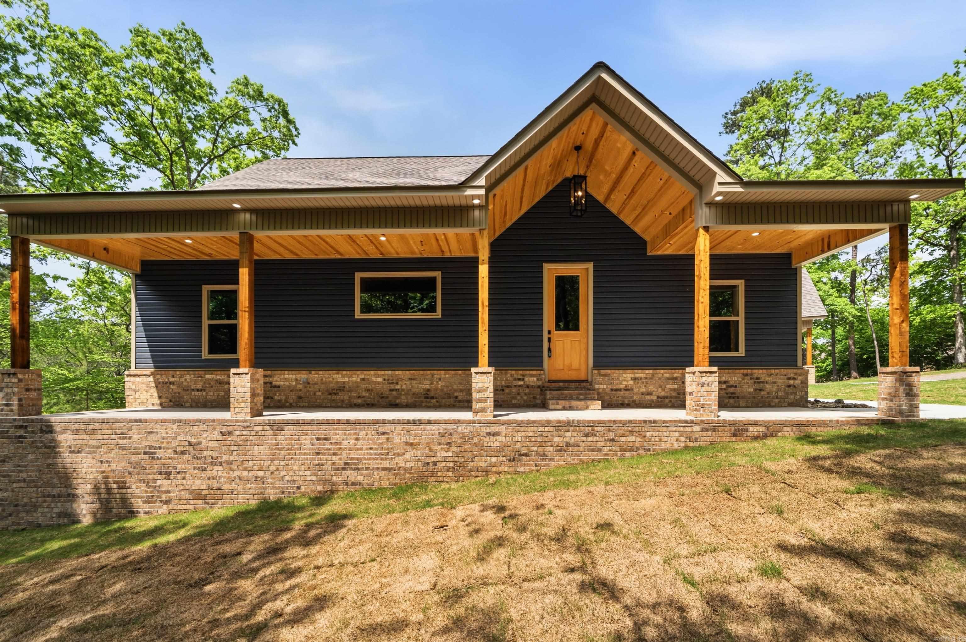 185 Woodview Lane