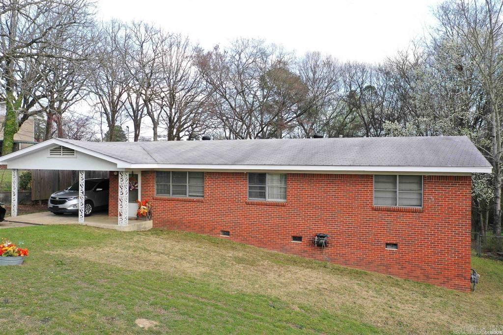 201 Elmhurts Street