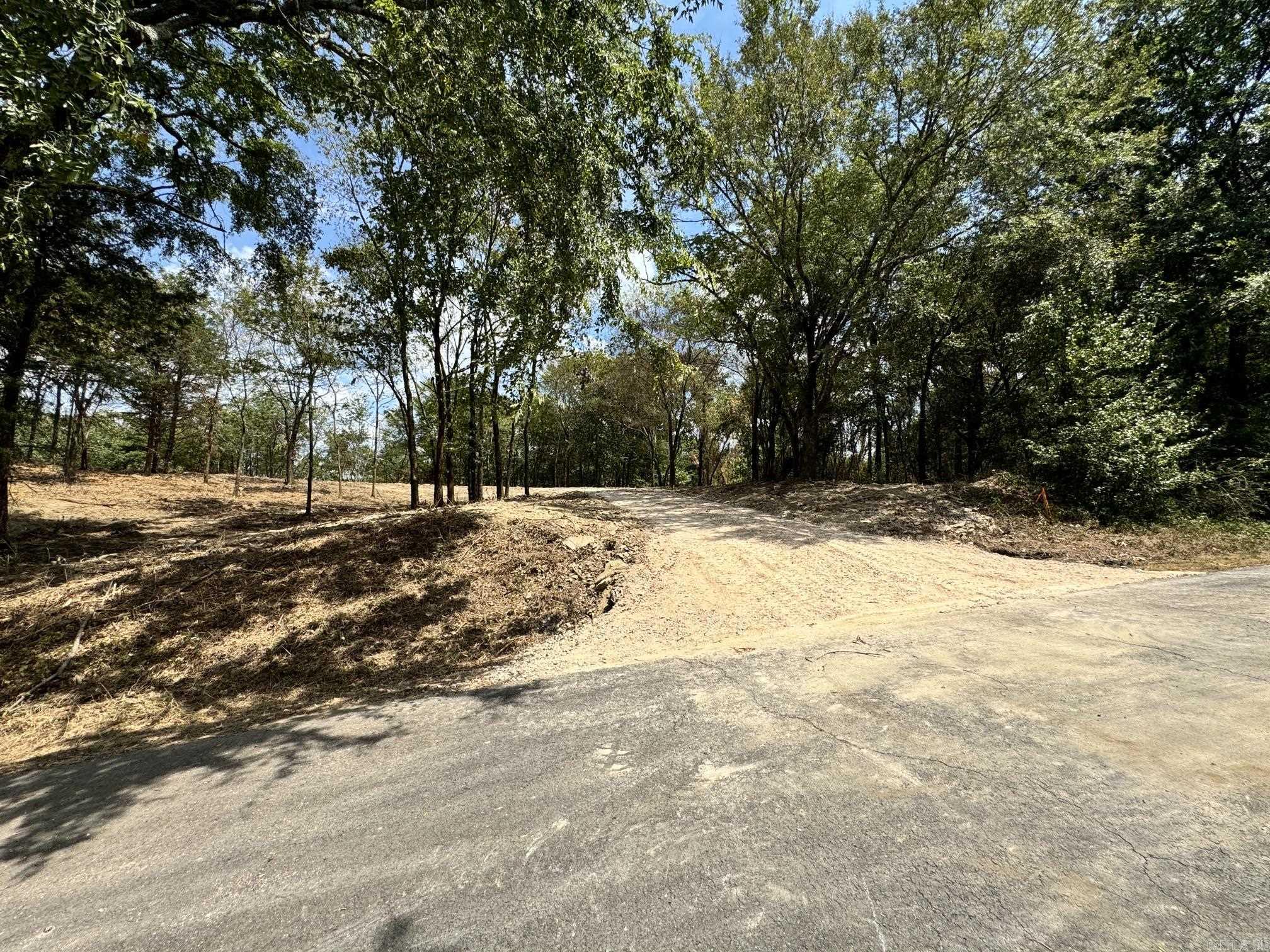 8 Lots Vicksburg Street