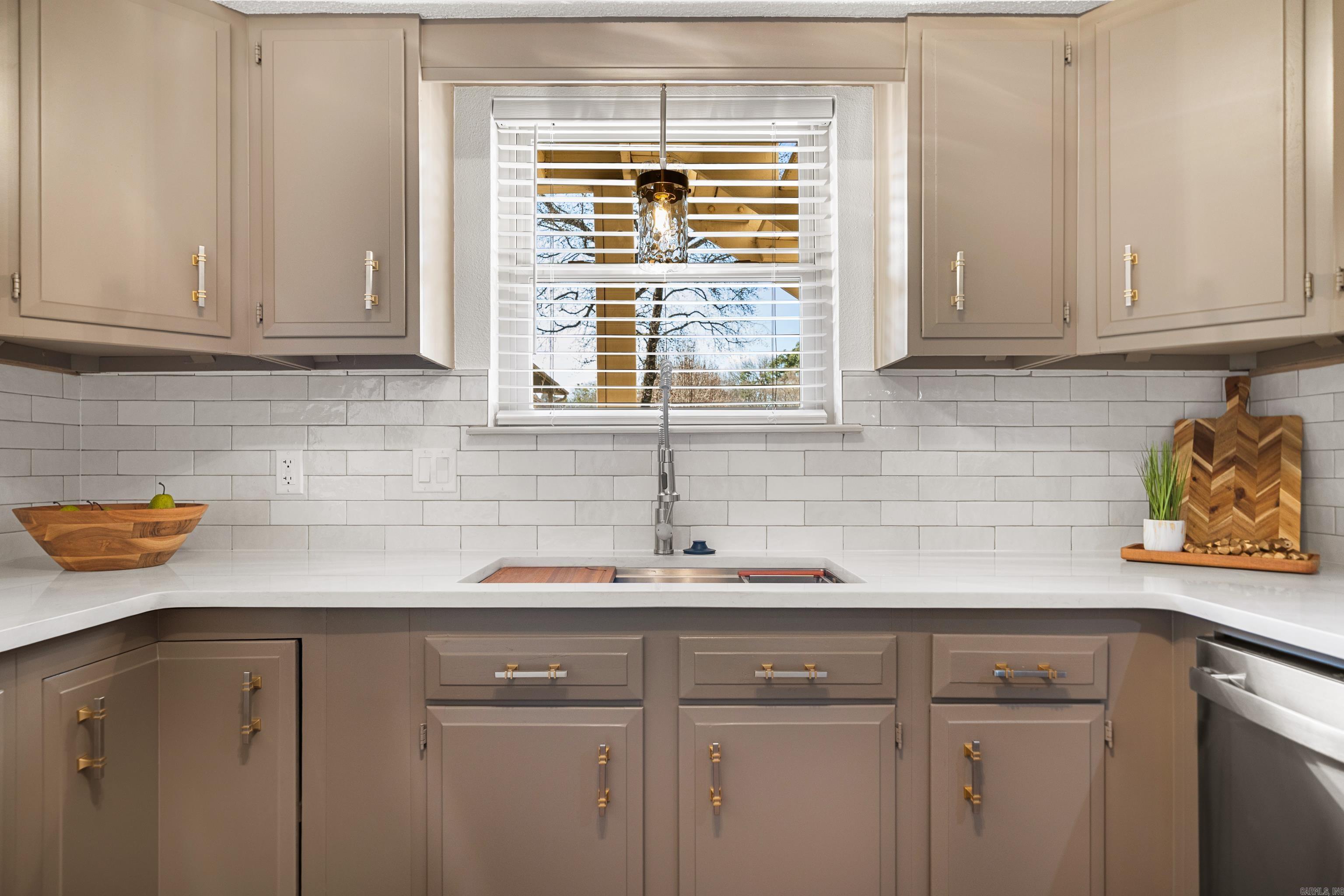 160 Cooper Street Unit: 17B