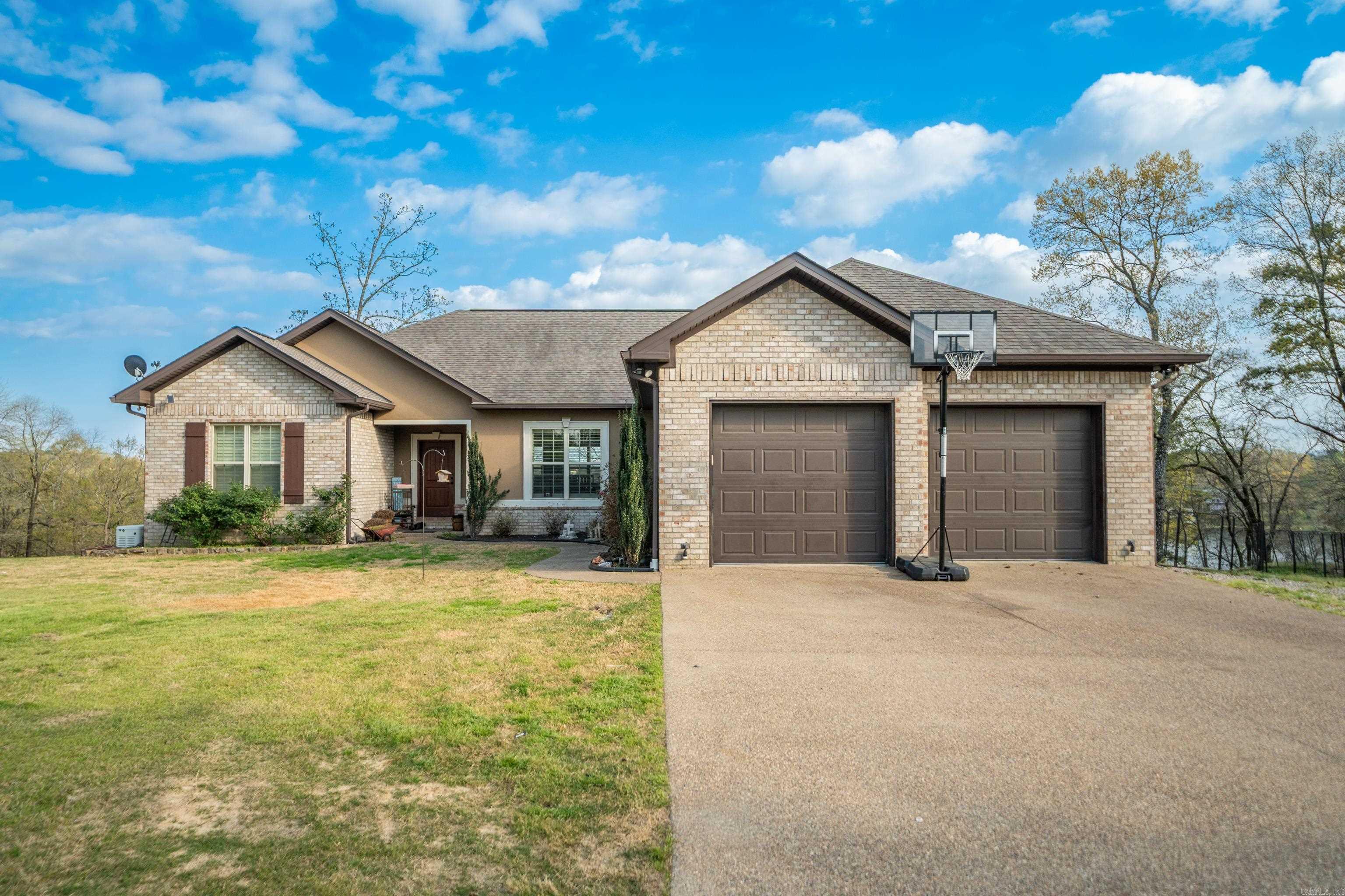 144 West Mountain View Circle