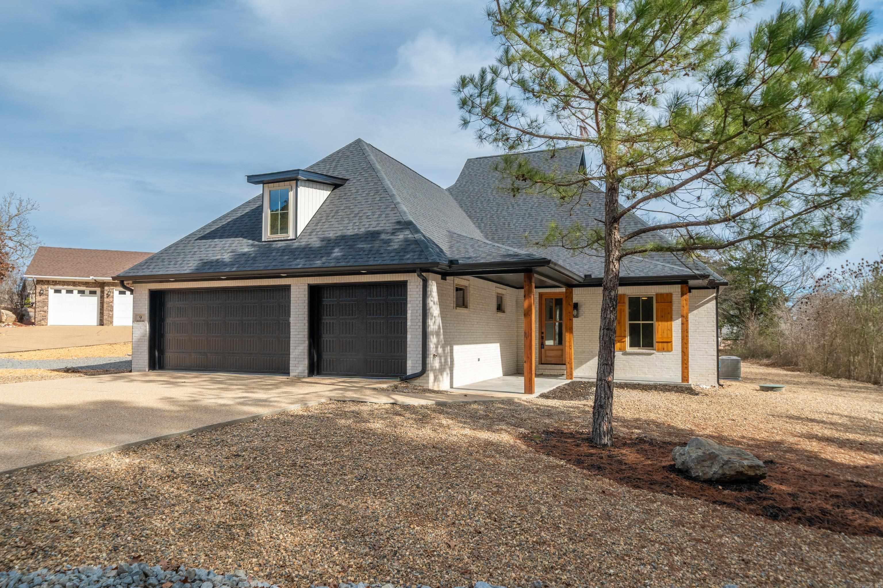 9 Manzanares Drive