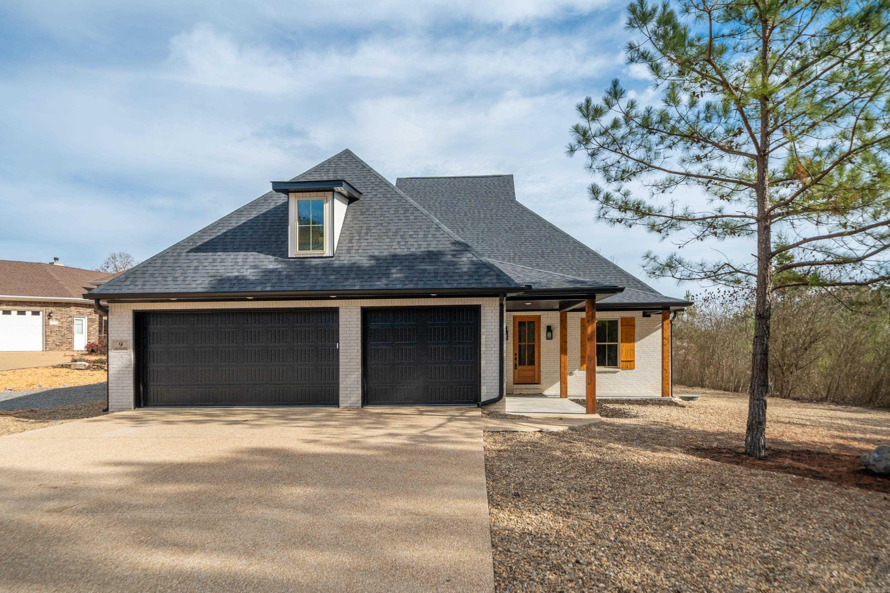 9 Manzanares Drive