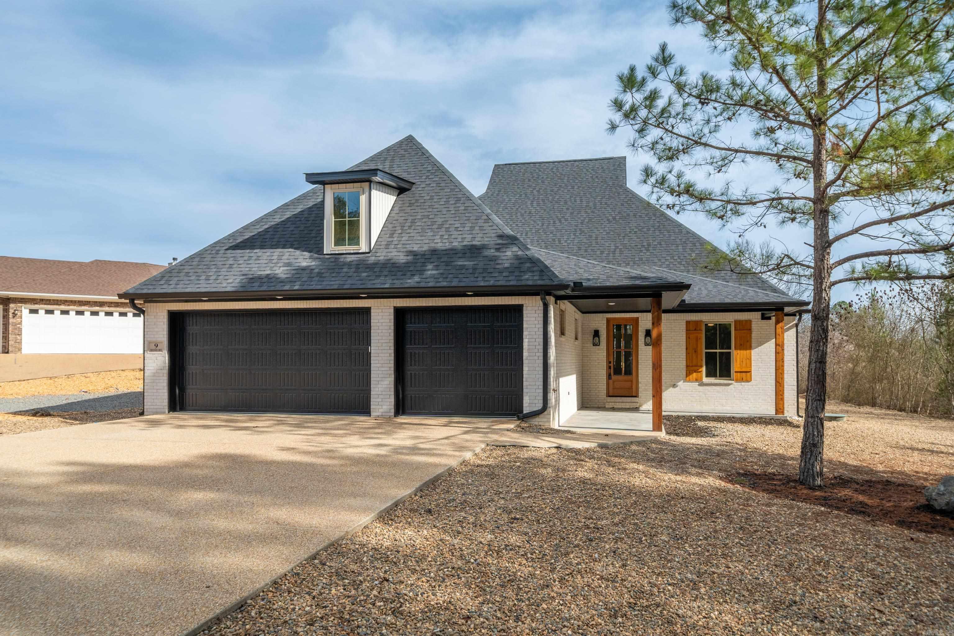 9 Manzanares Drive