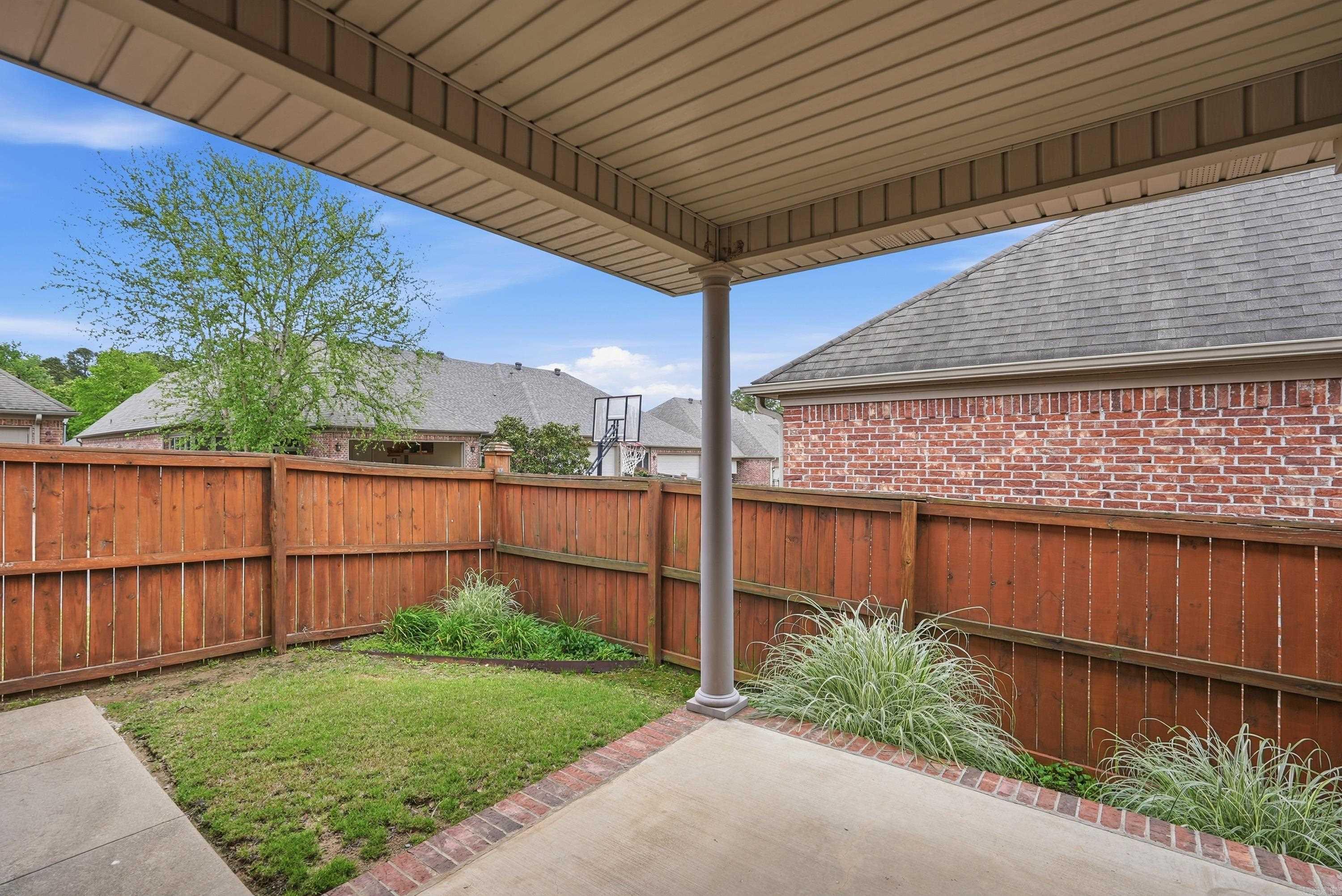 17 Chapman Ln