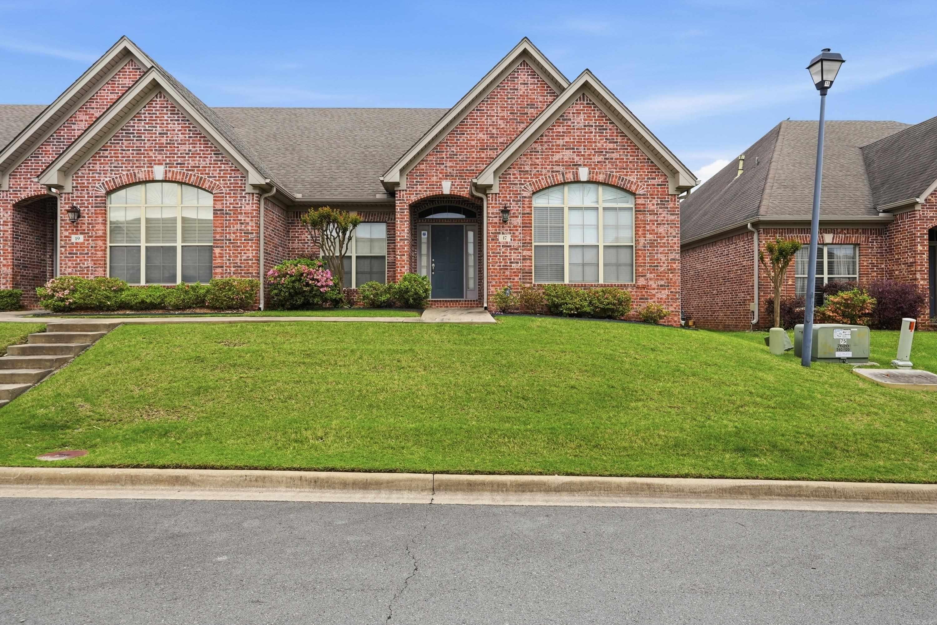 17 Chapman Ln