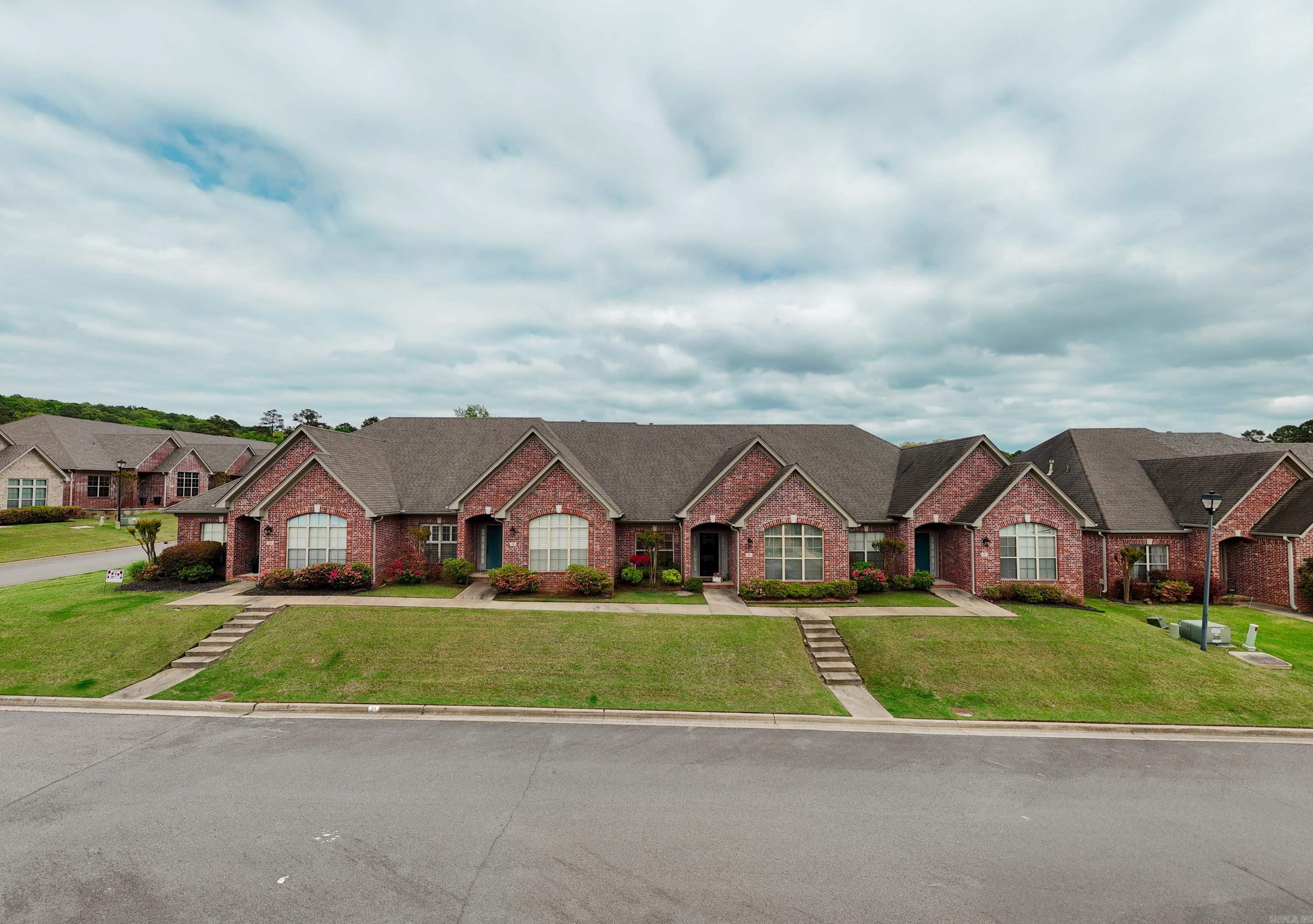 17 Chapman Ln