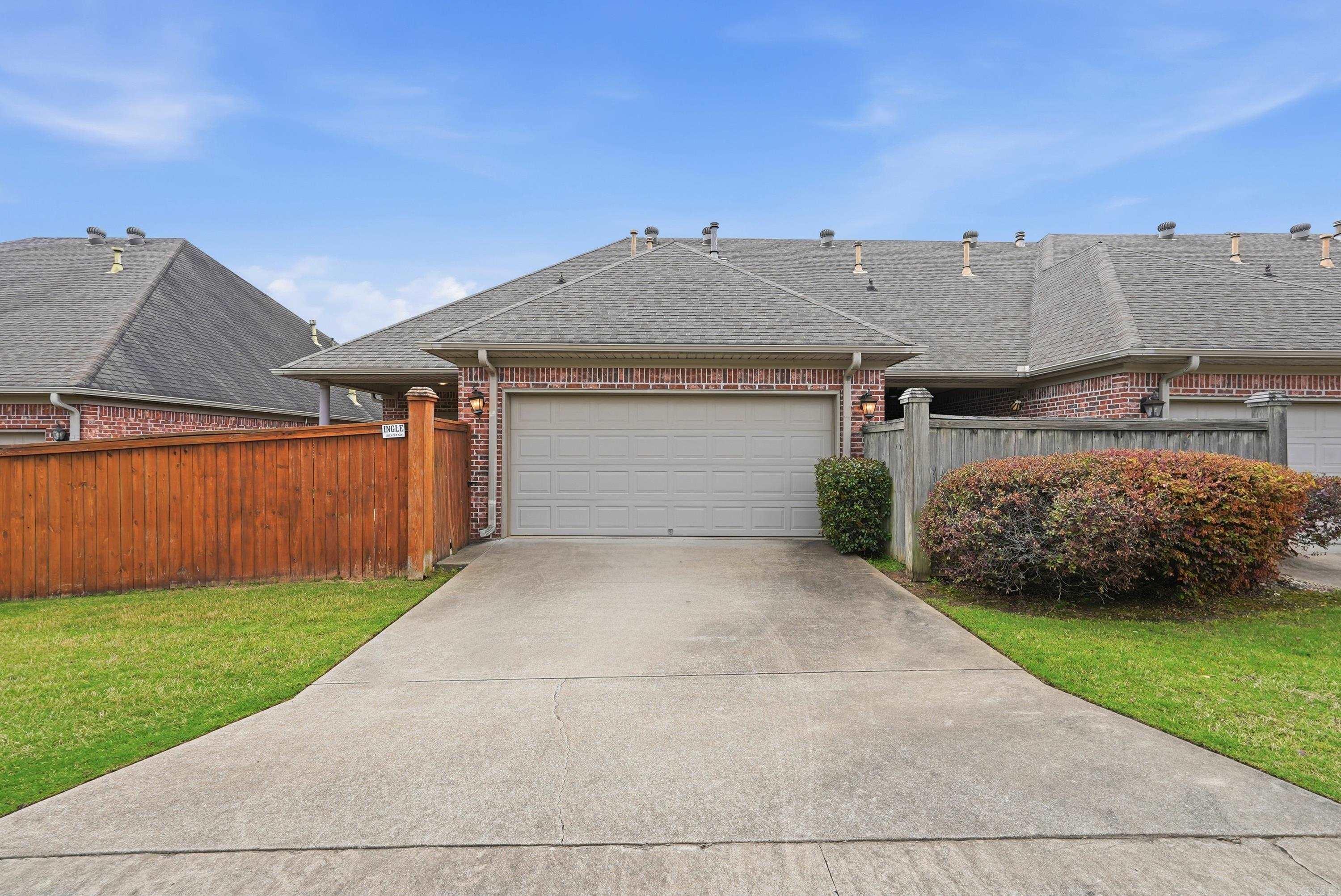 17 Chapman Ln