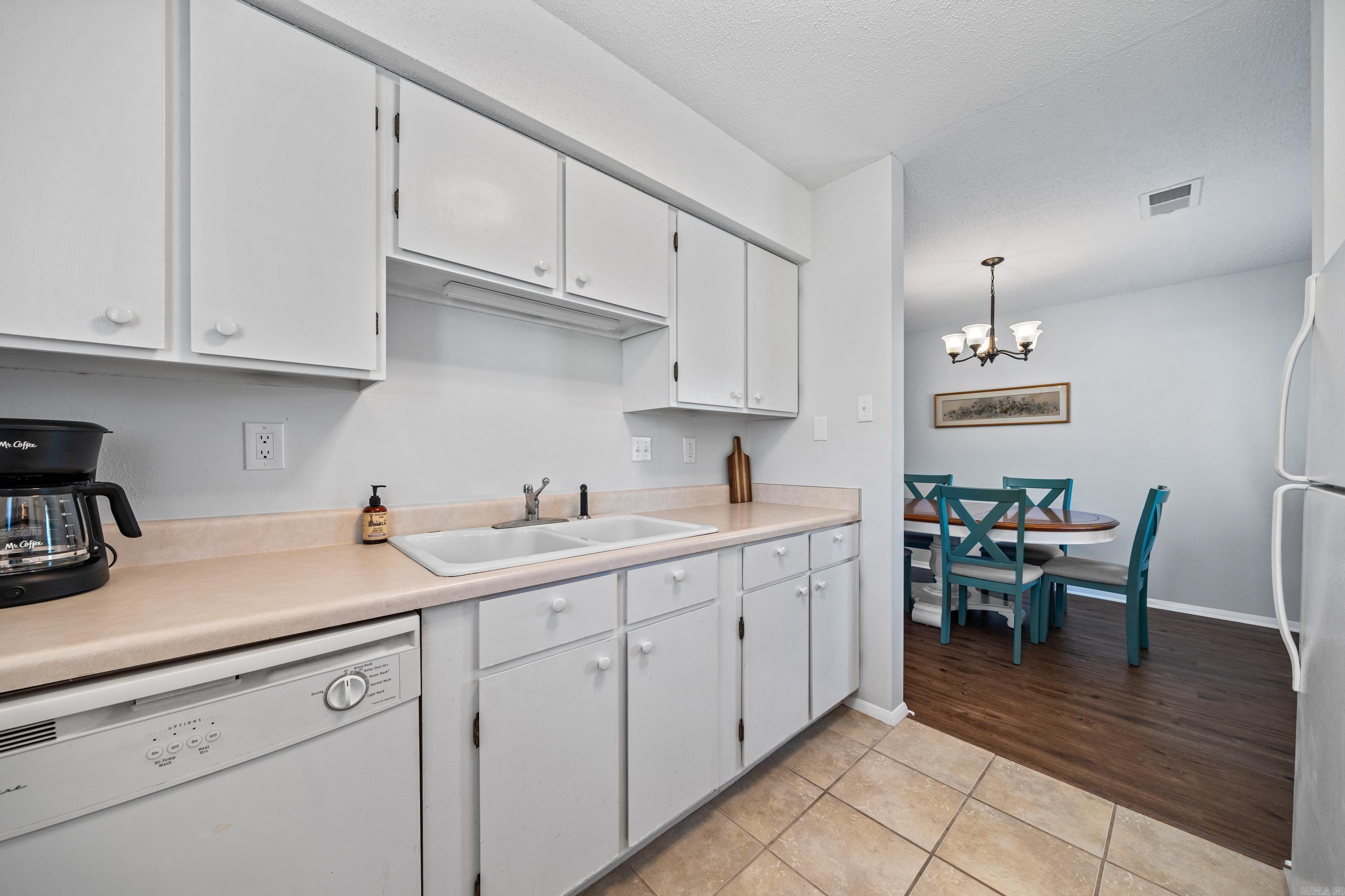 1135 Twin Points Road