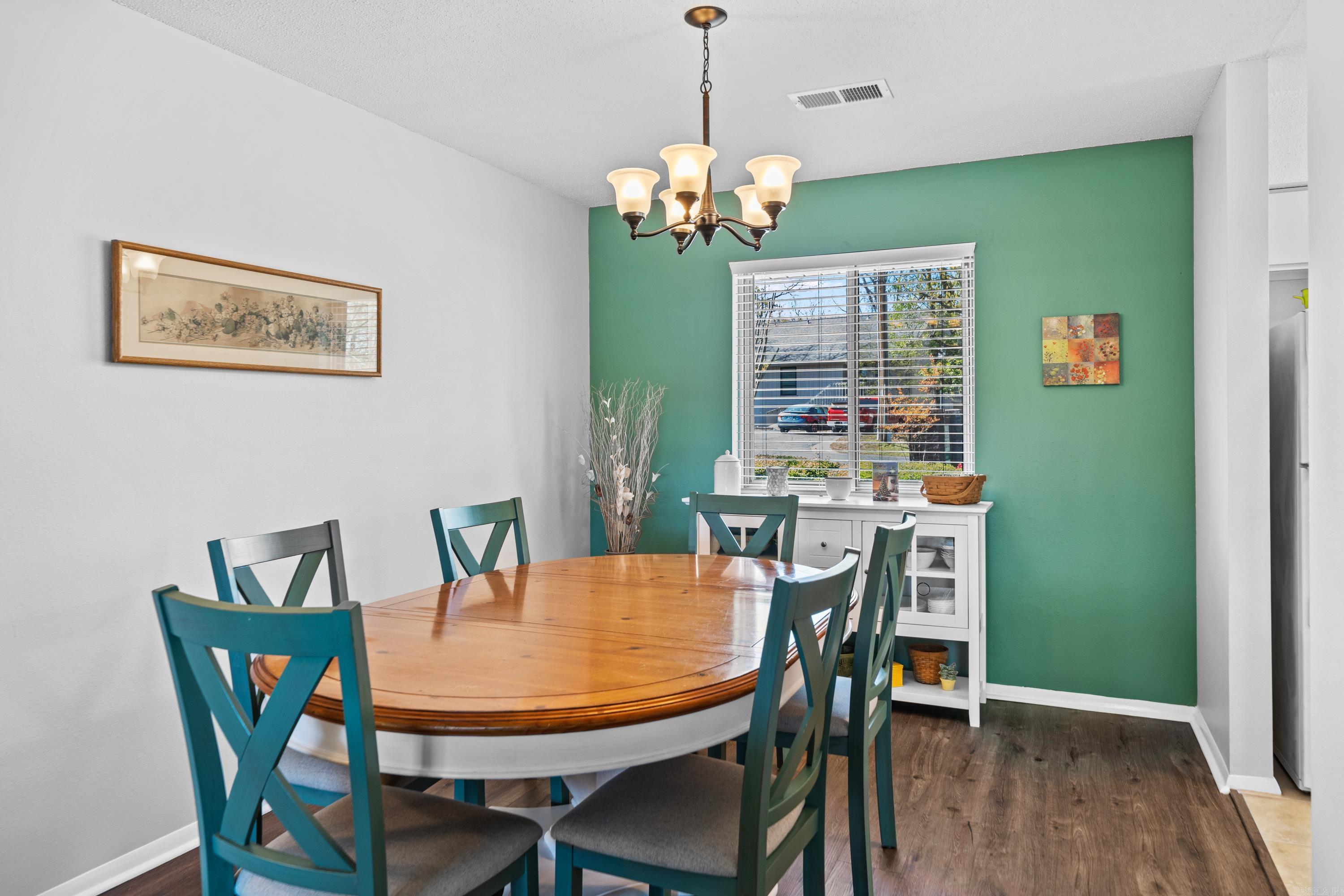 1135 Twin Points Road