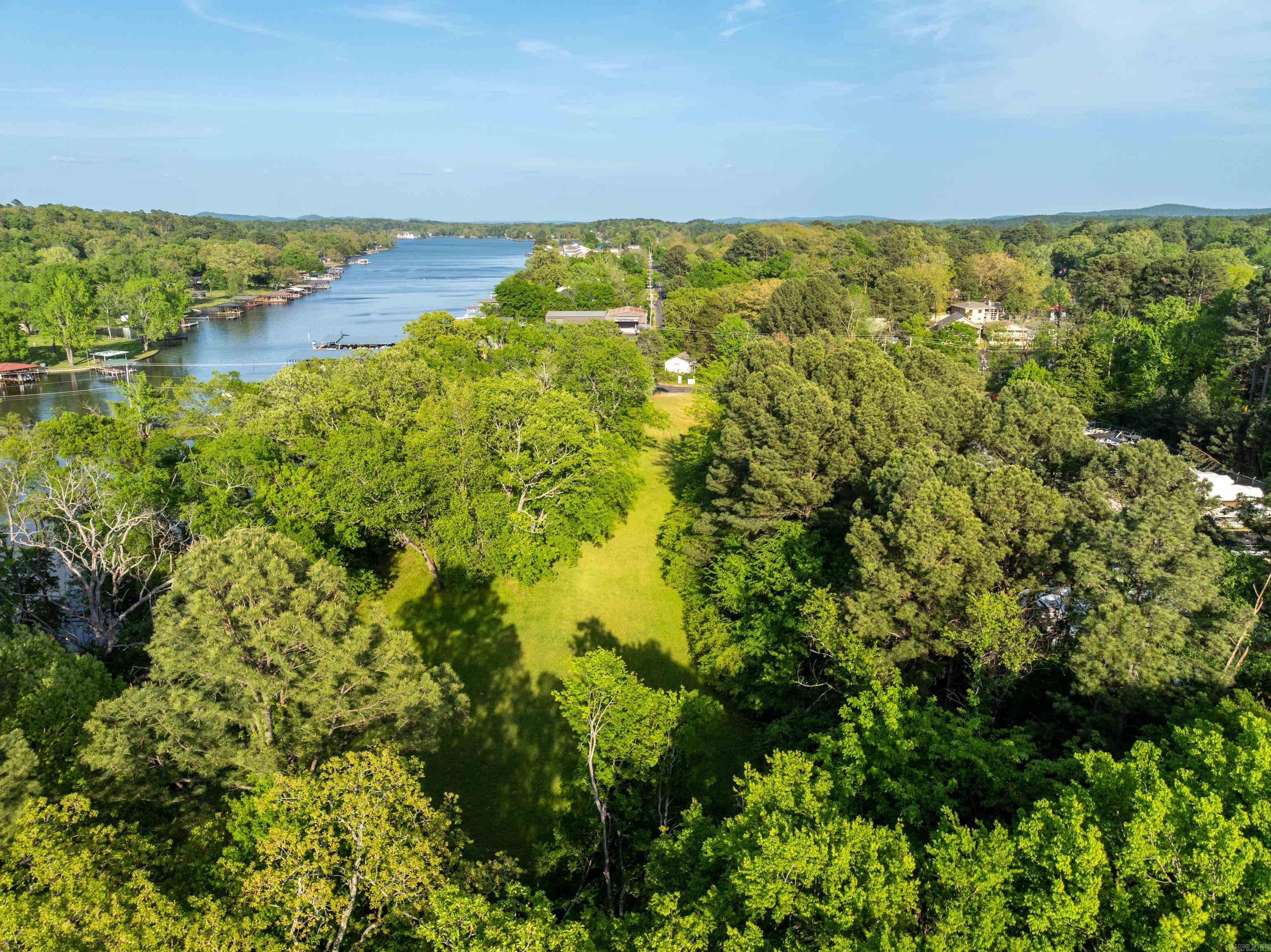 280 Lakeland Drive